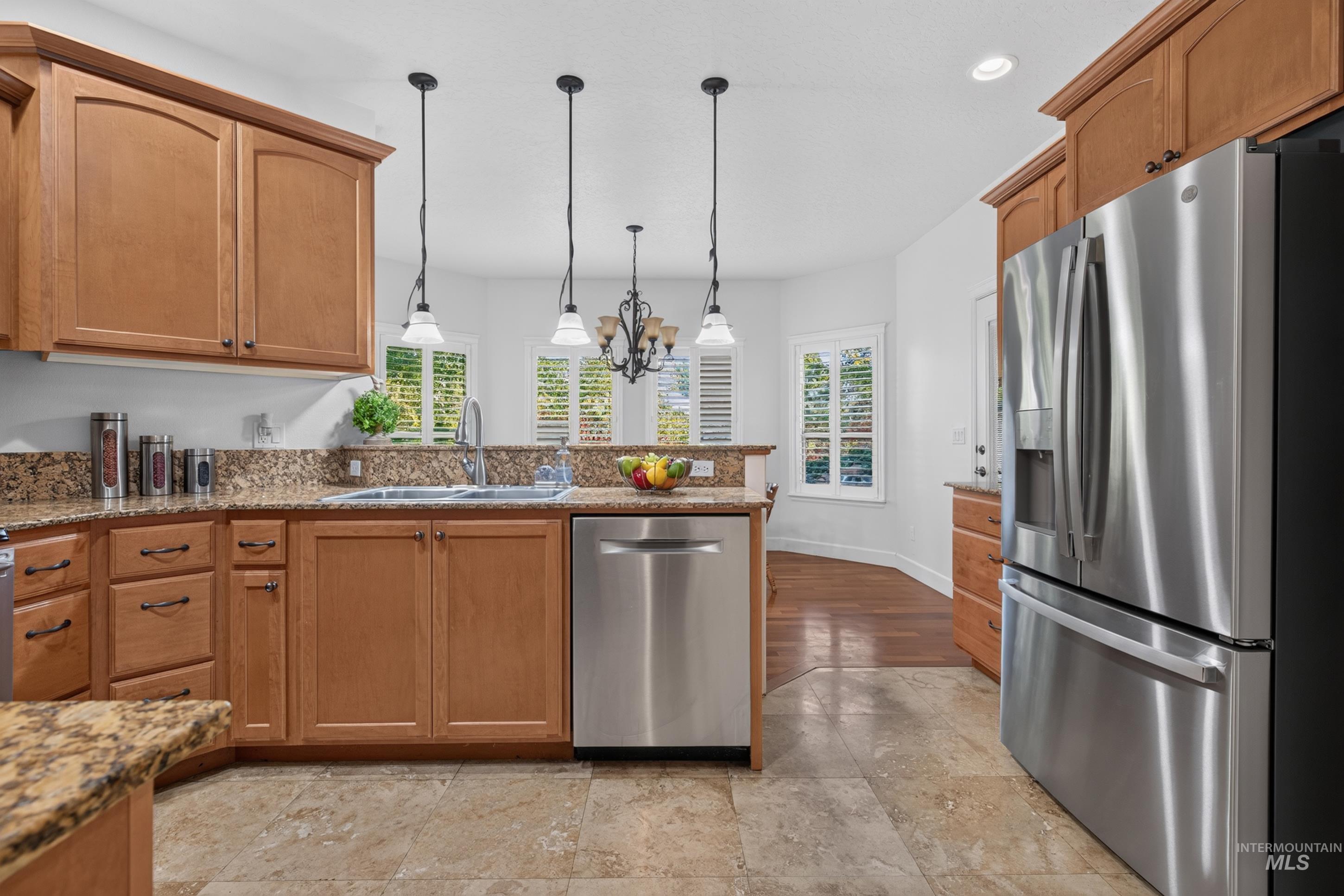 760 S Hydra Property Photo 16