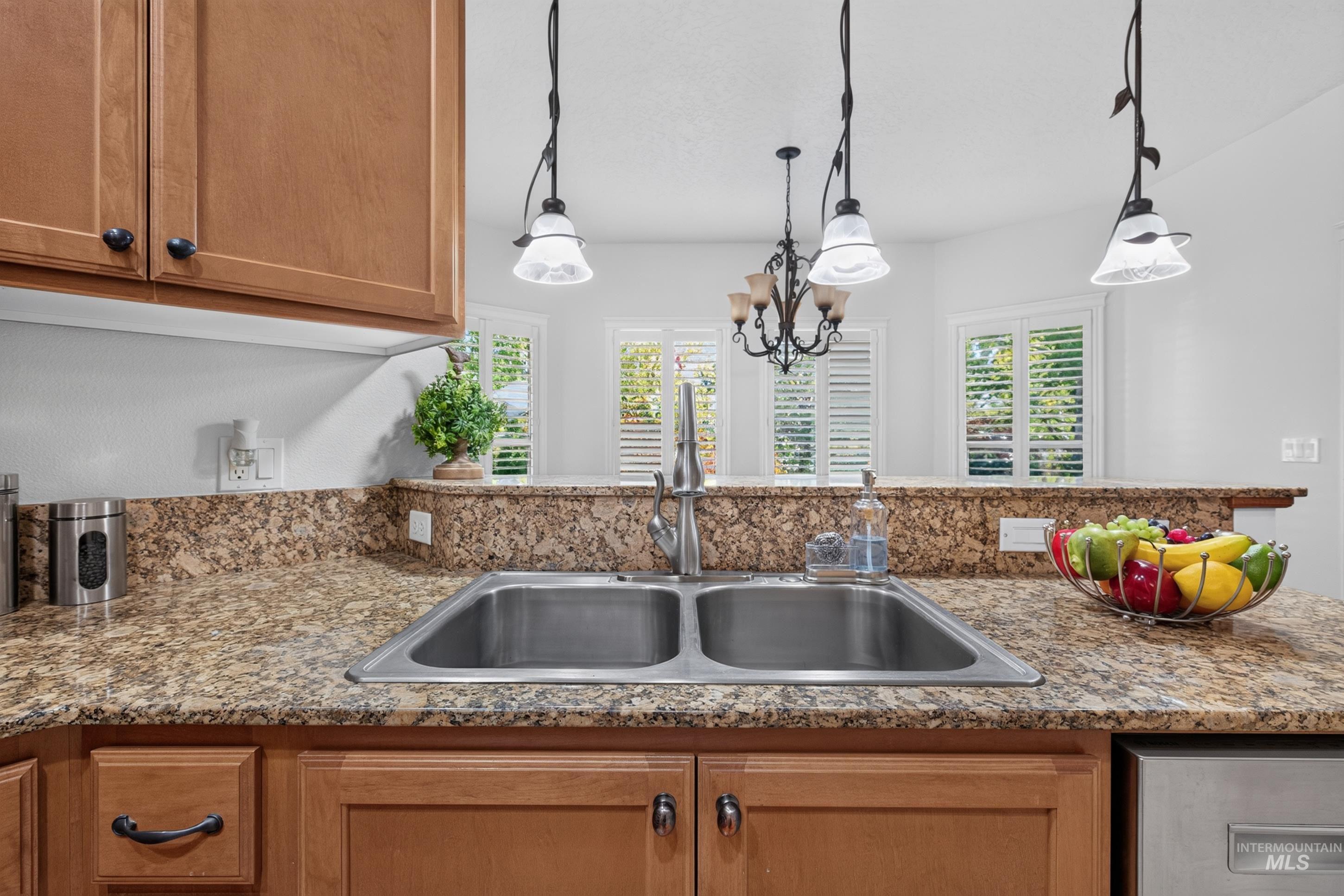 760 S Hydra Property Photo 22