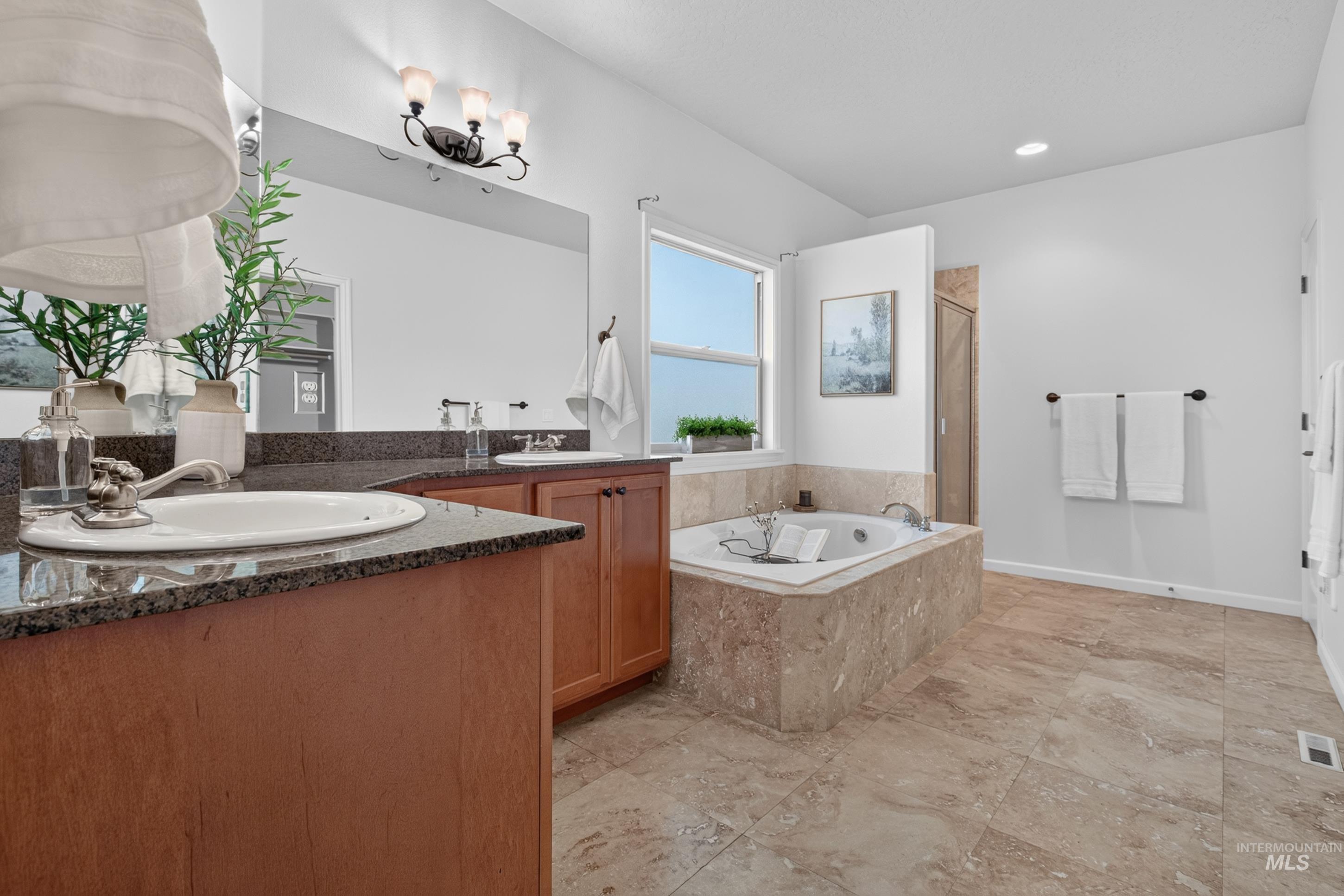760 S Hydra Property Photo 29