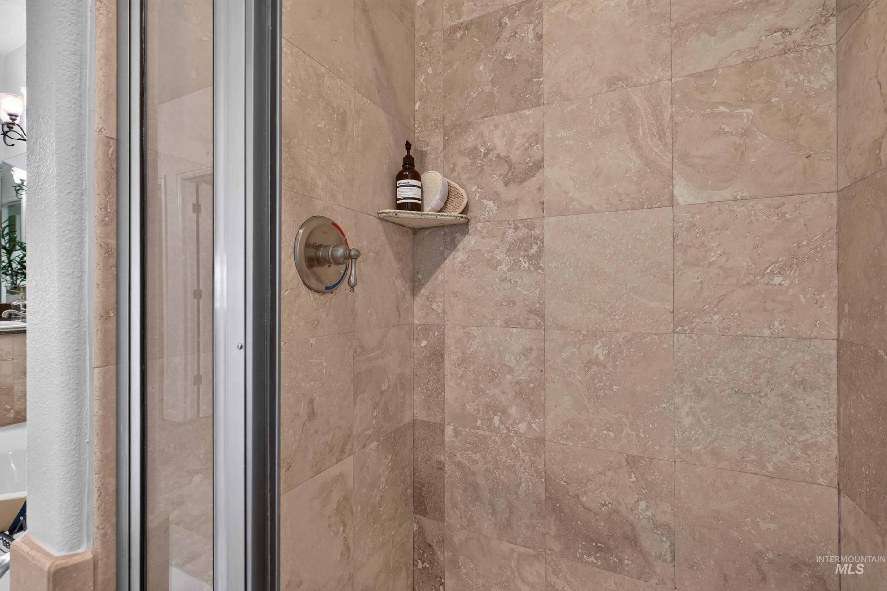 760 S Hydra Property Photo 33