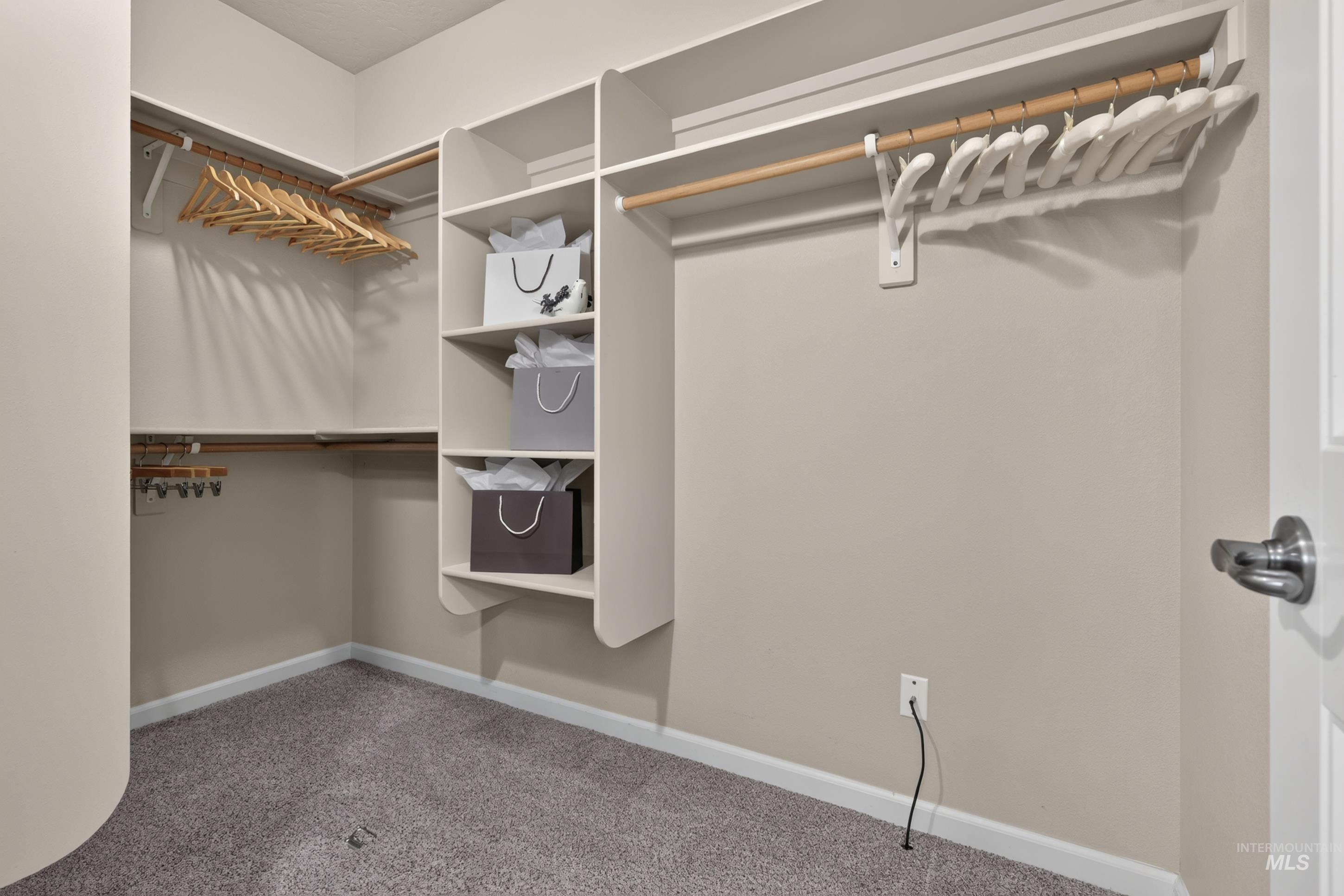 760 S Hydra Property Photo 35