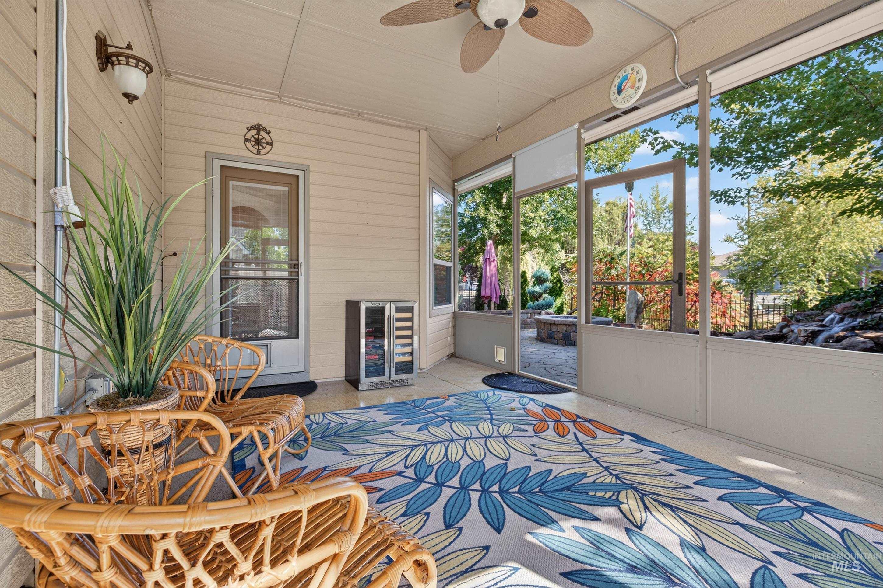 760 S Hydra Property Photo 43
