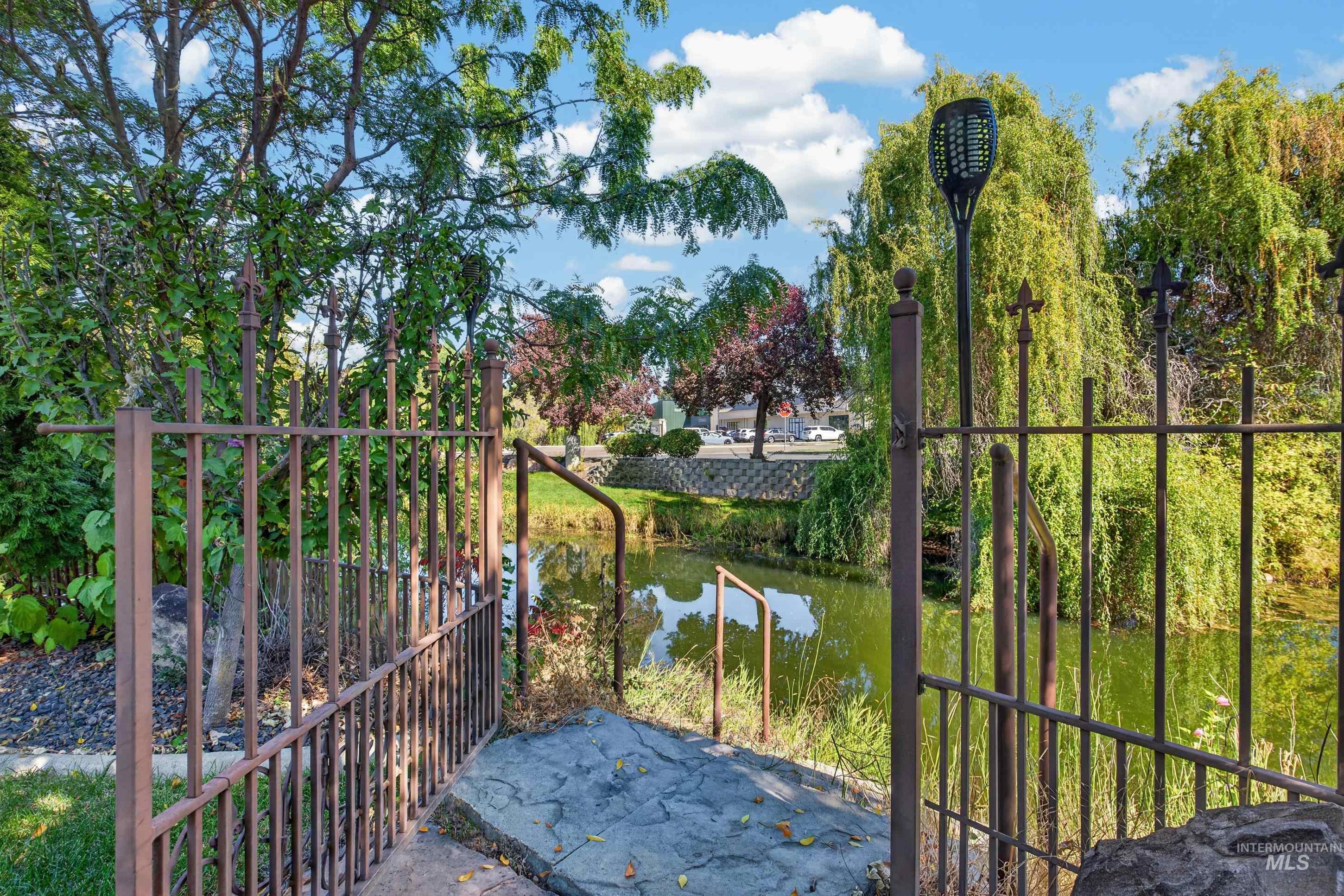 760 S Hydra Property Photo 44