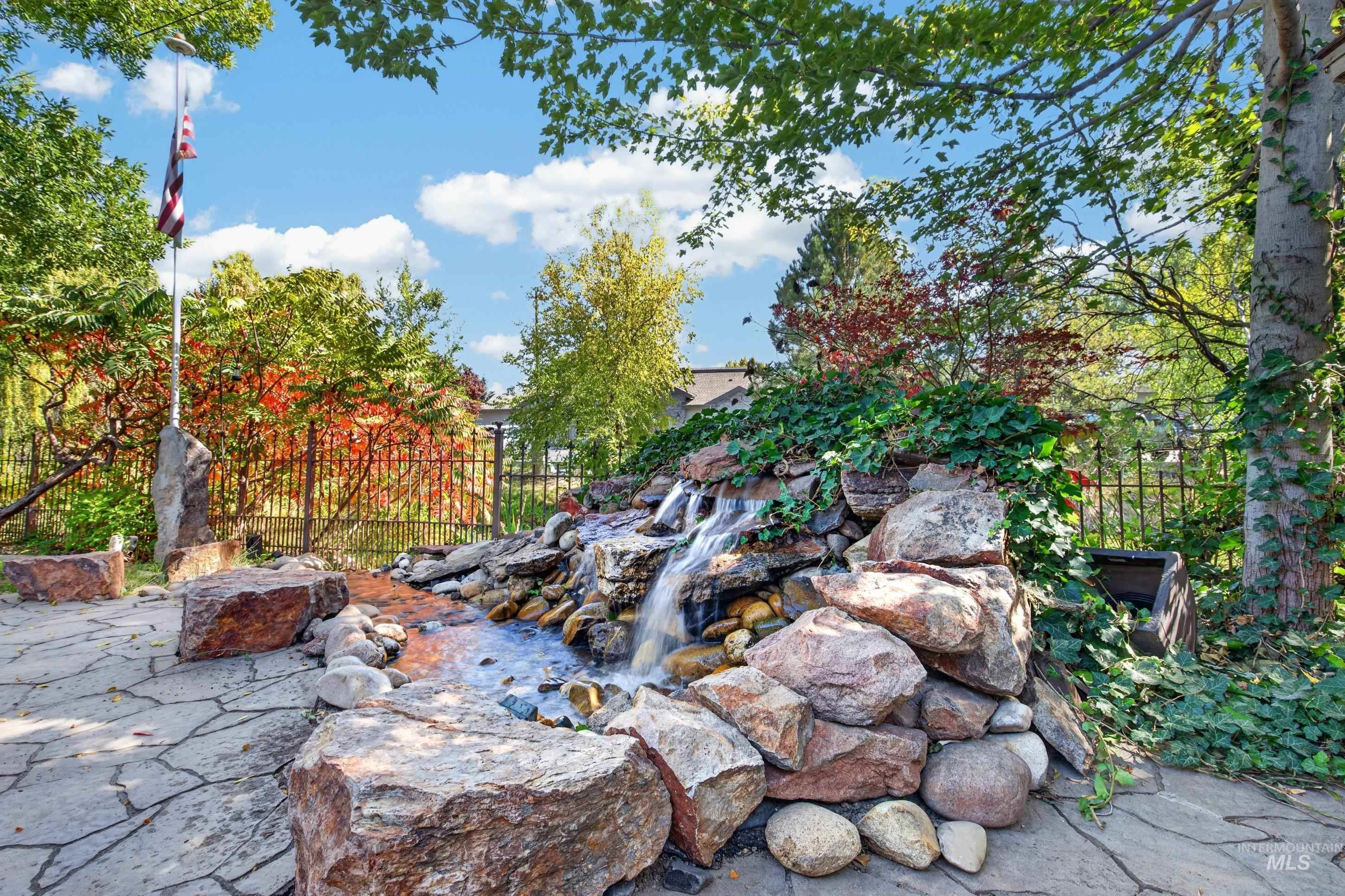 760 S Hydra Property Photo 47