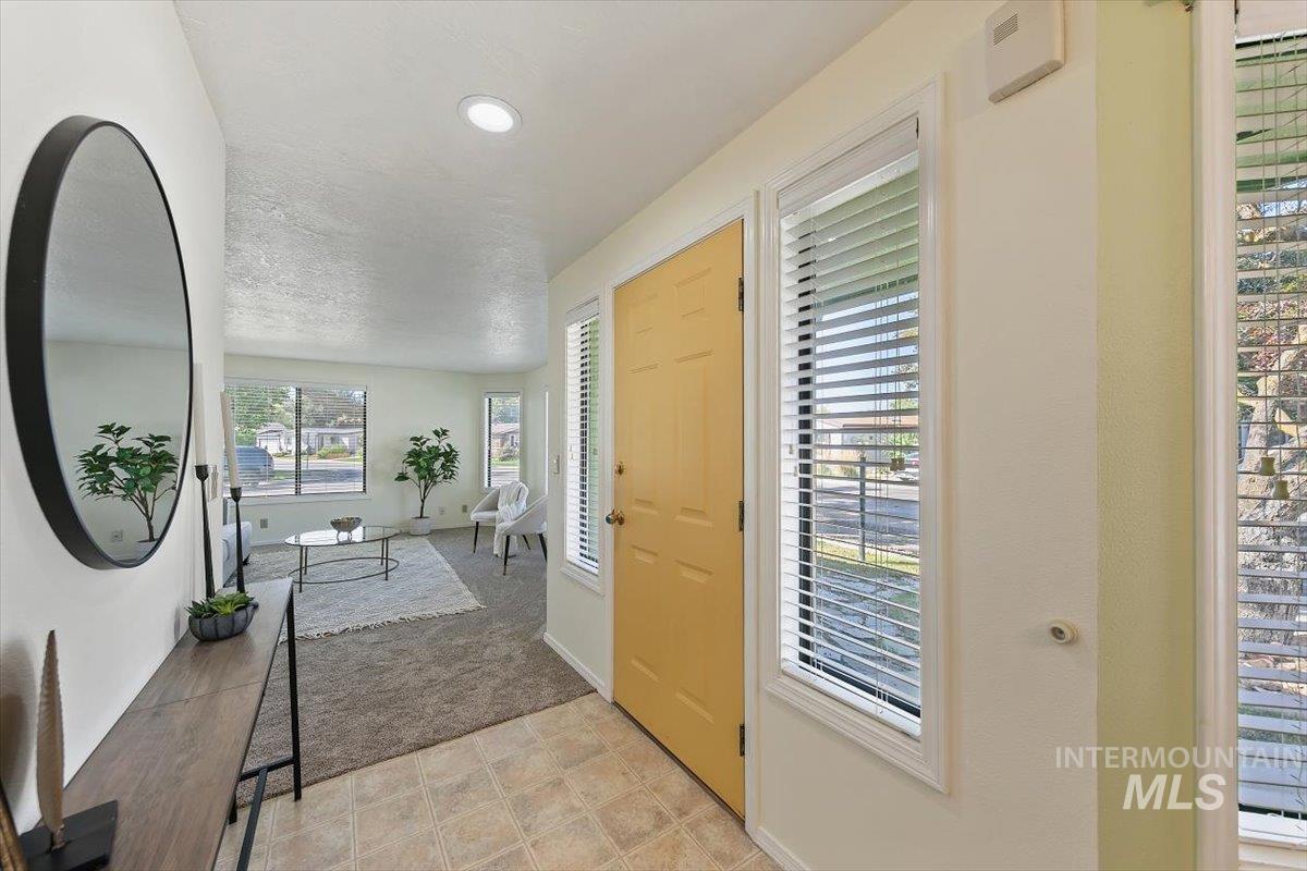 8372 W Willowcourt Drive Property Photo 2