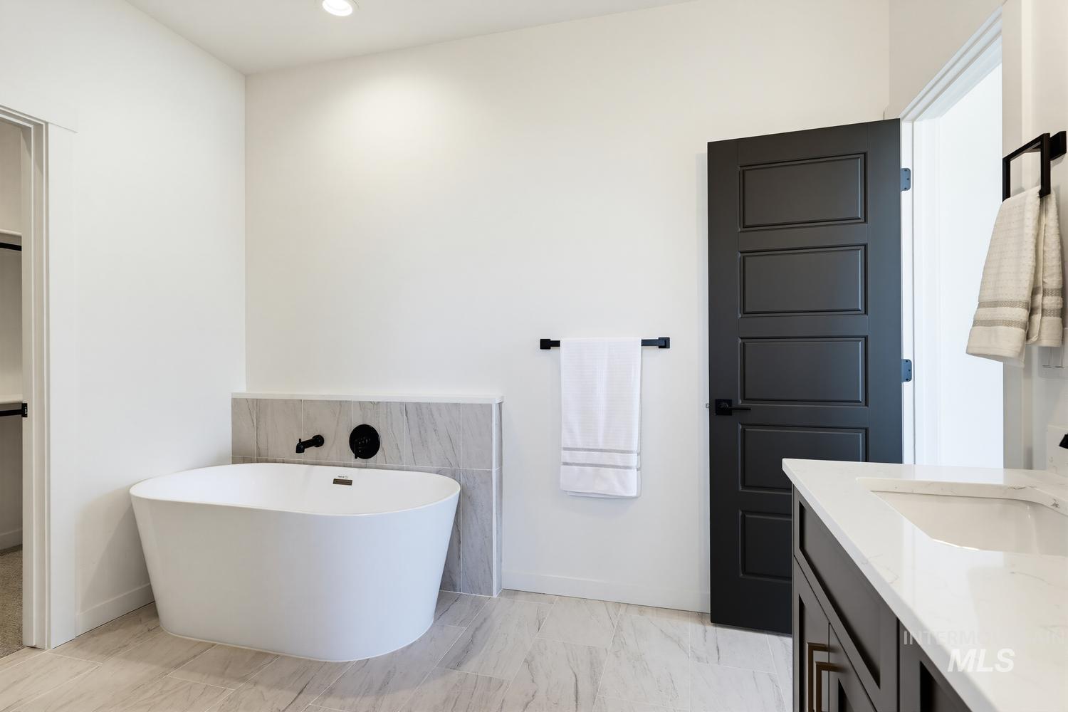 3842 W Spring House Ln Property Photo 32