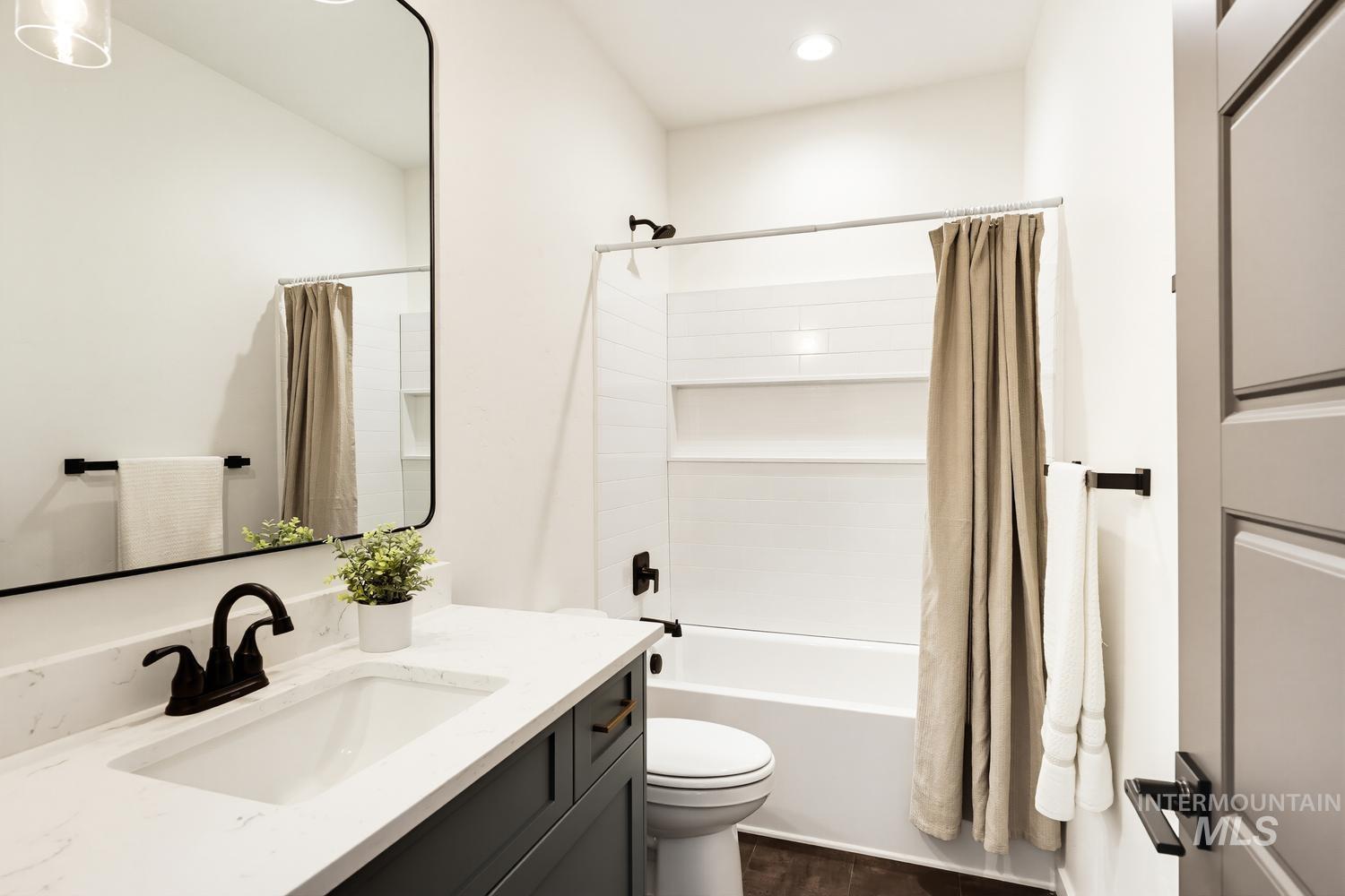 3842 W Spring House Ln Property Photo 36