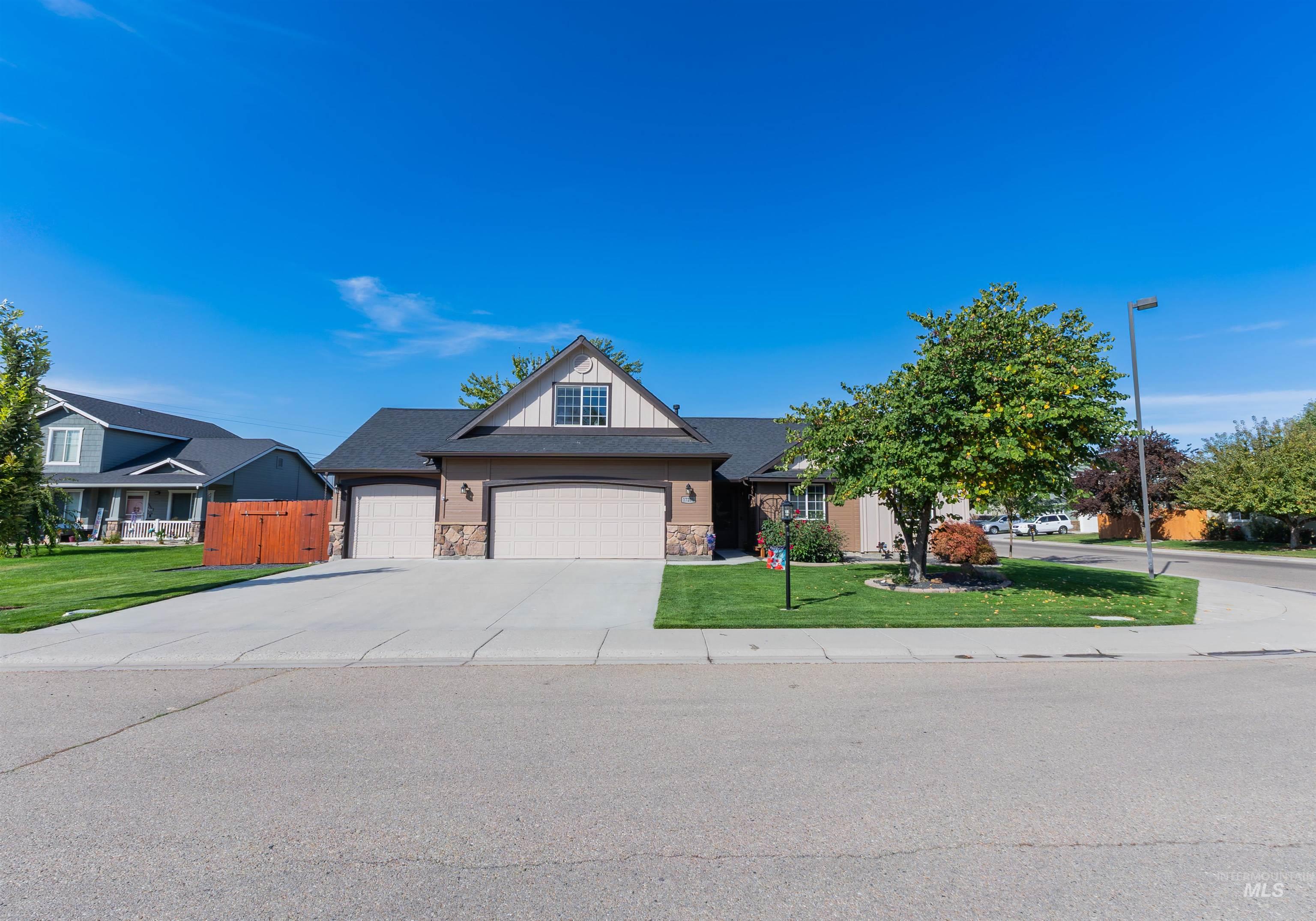 17205 N Cody Ct Property Photo 10