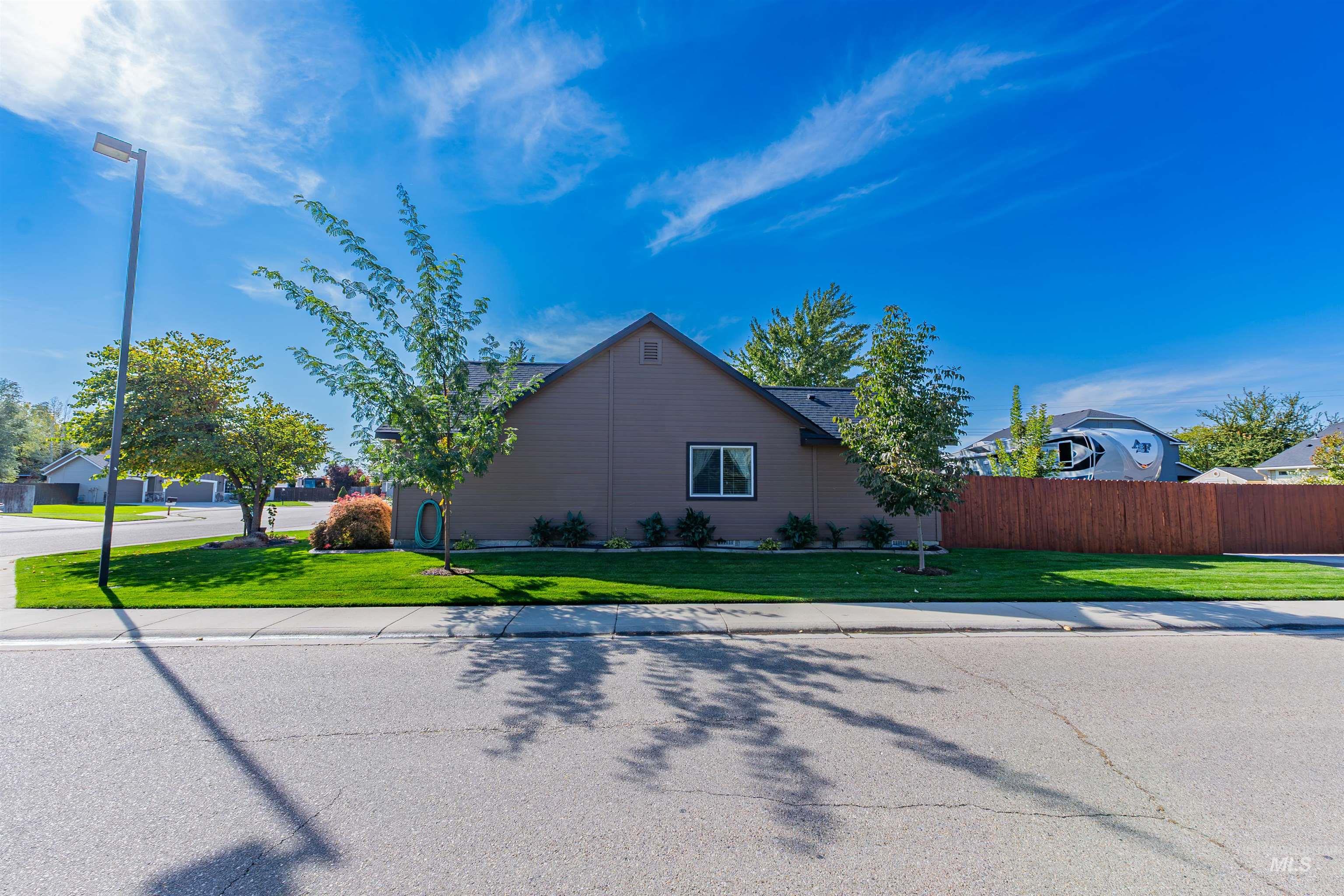 17205 N Cody Ct Property Photo 11