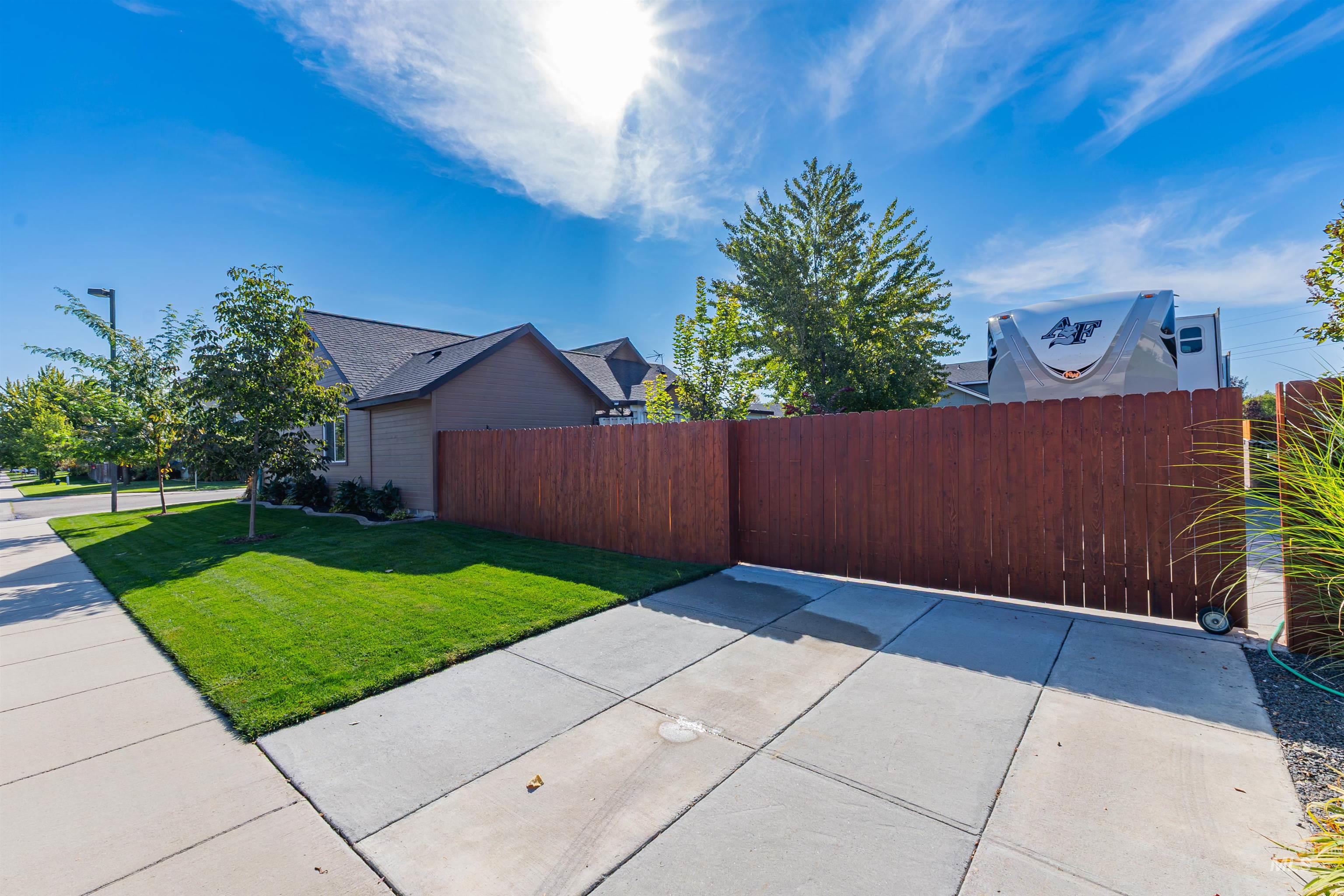 17205 N Cody Ct Property Photo 12