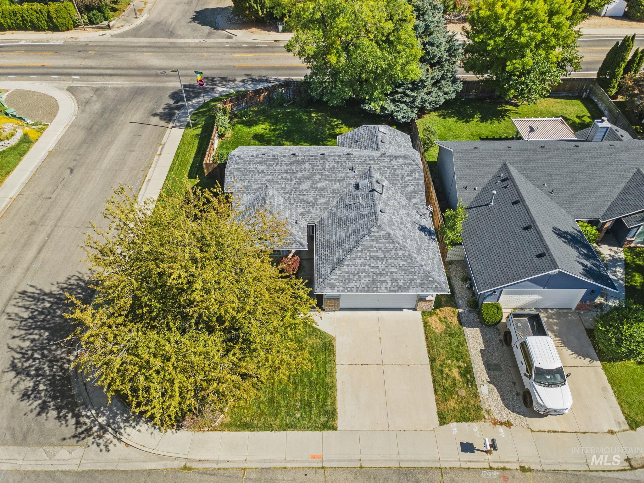 1874 N Pilgrim Ave Property Photo 6