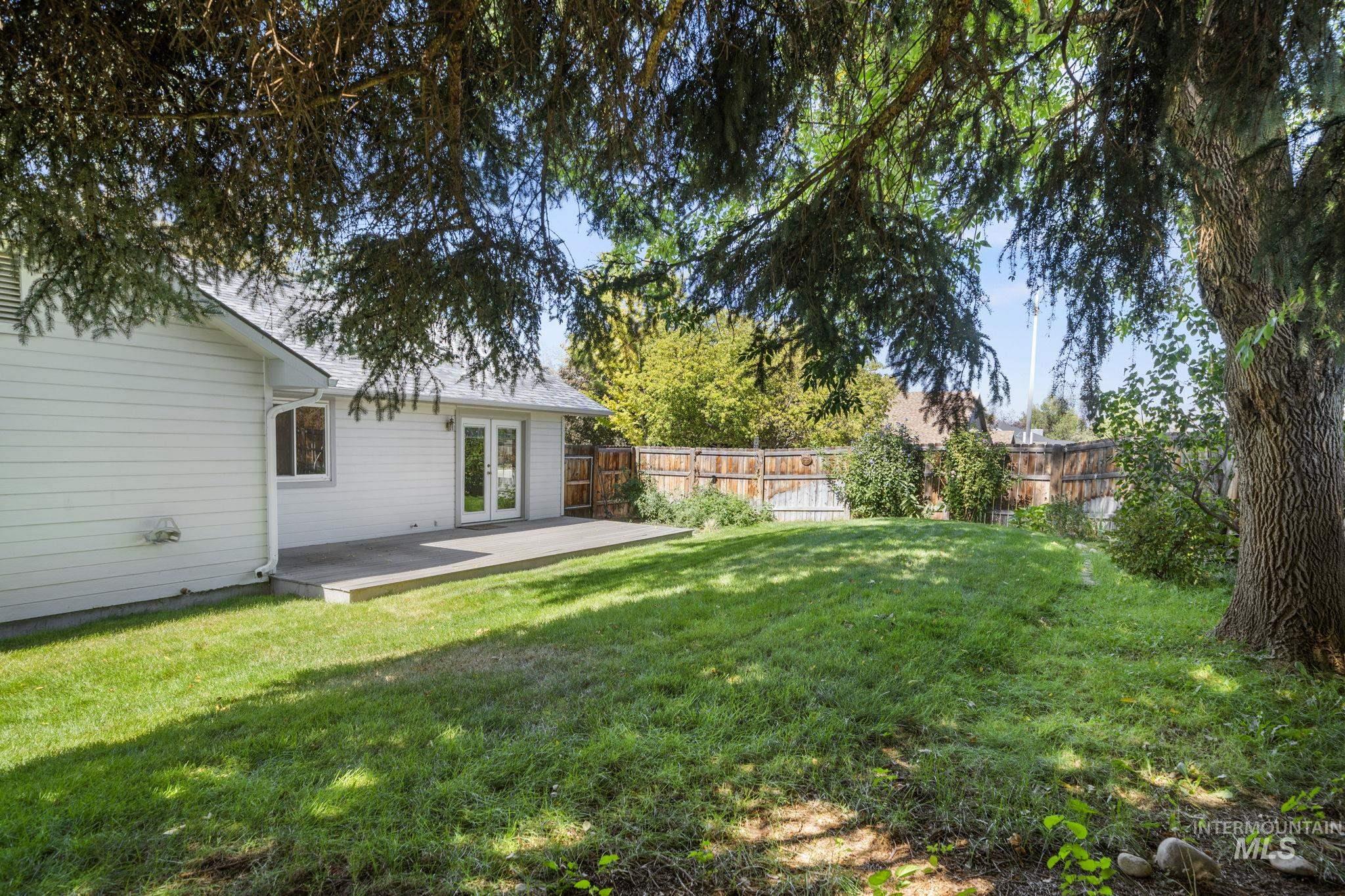 1874 N Pilgrim Ave Property Photo 33