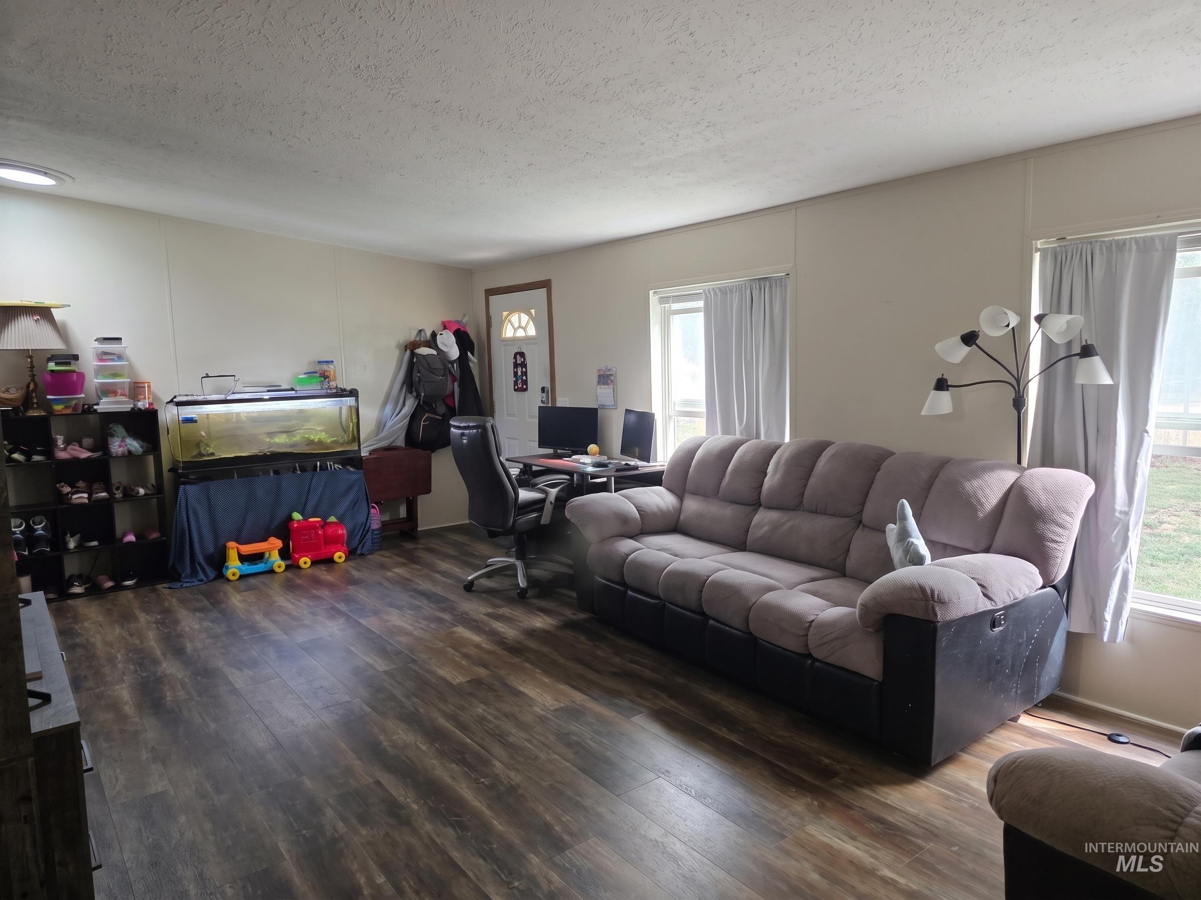 13821 Gary Ln Property Photo 4