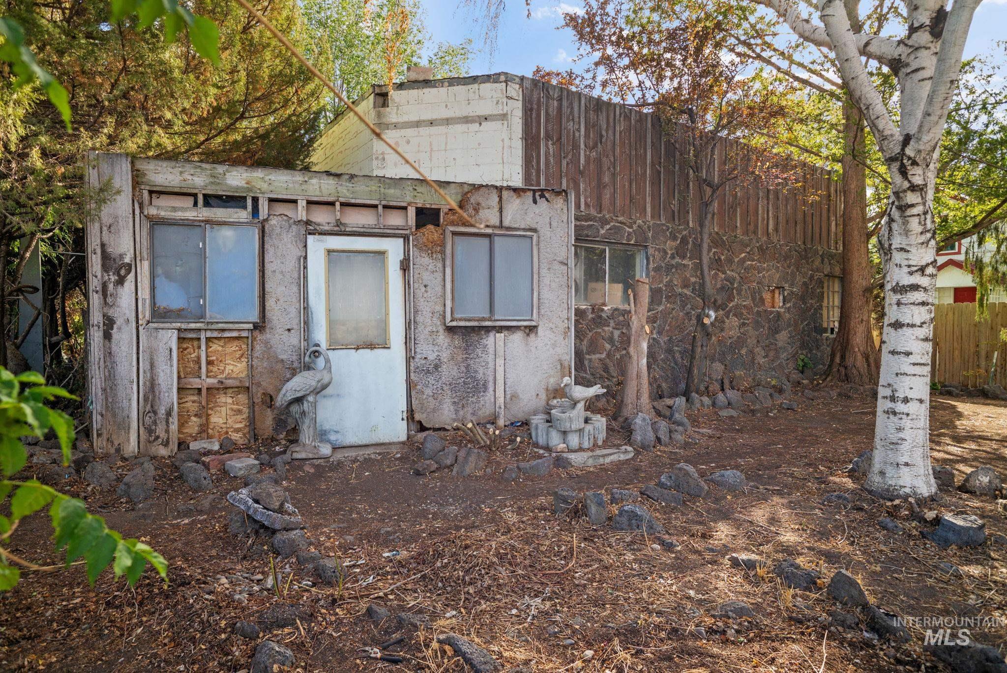 368 N Idaho St Property Photo 4