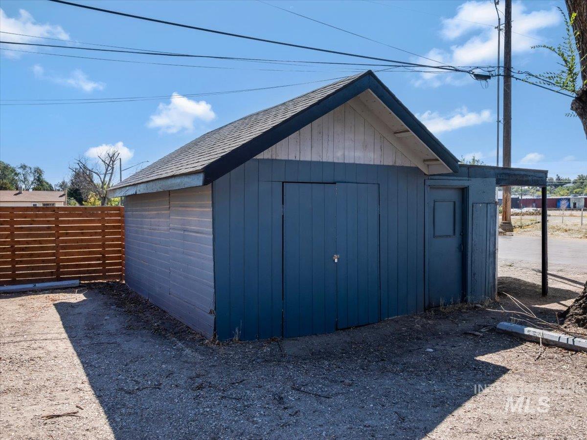 3424 N Clay St. Property Photo 4