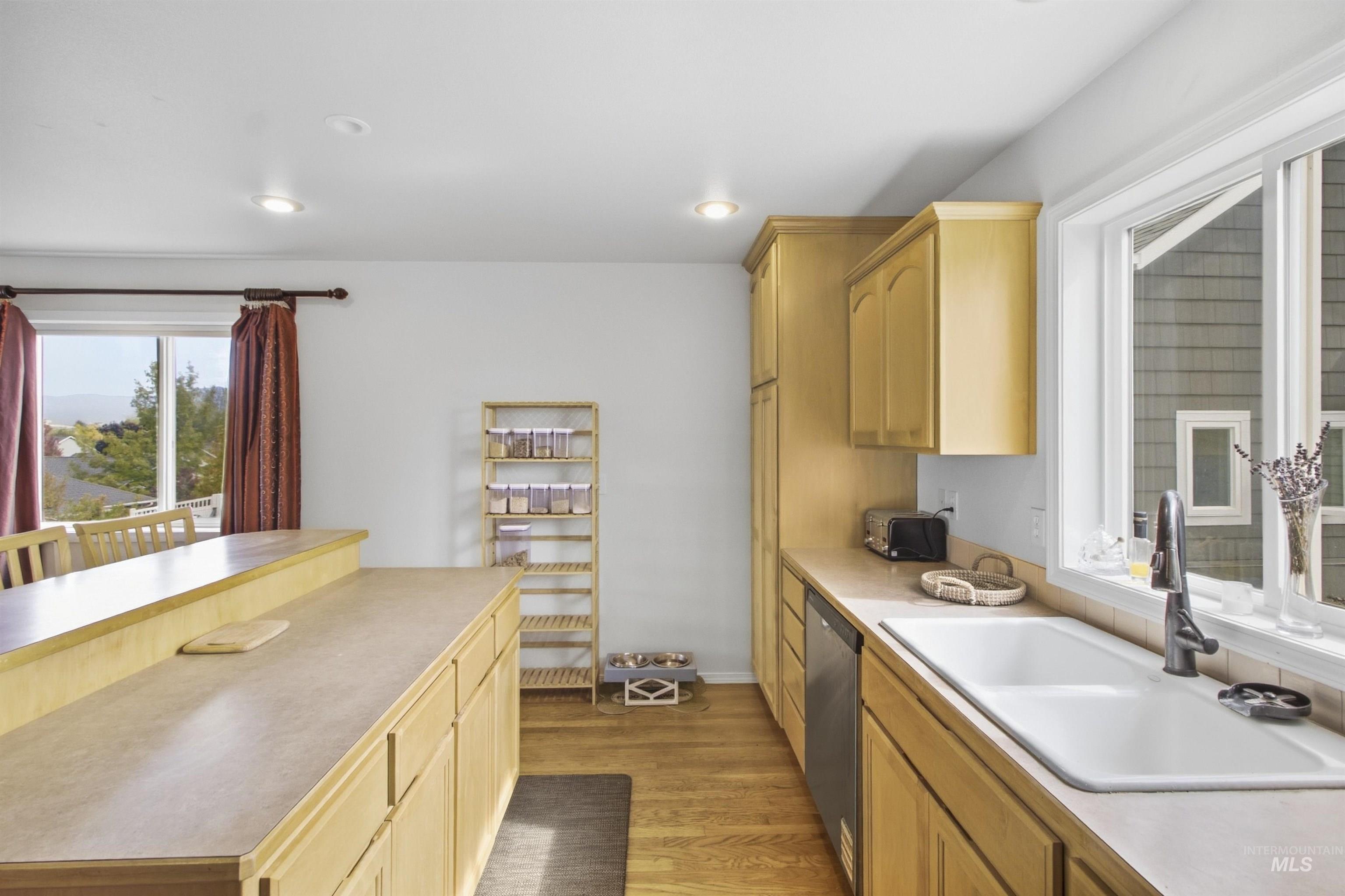 2265 E Sixth Street Property Photo 16
