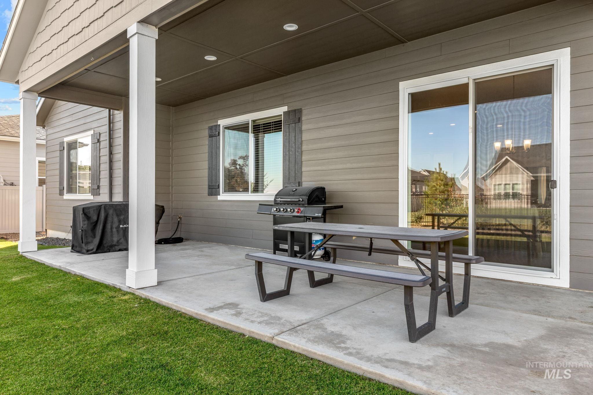 2194 N Mountain Vista Ave Property Photo 45