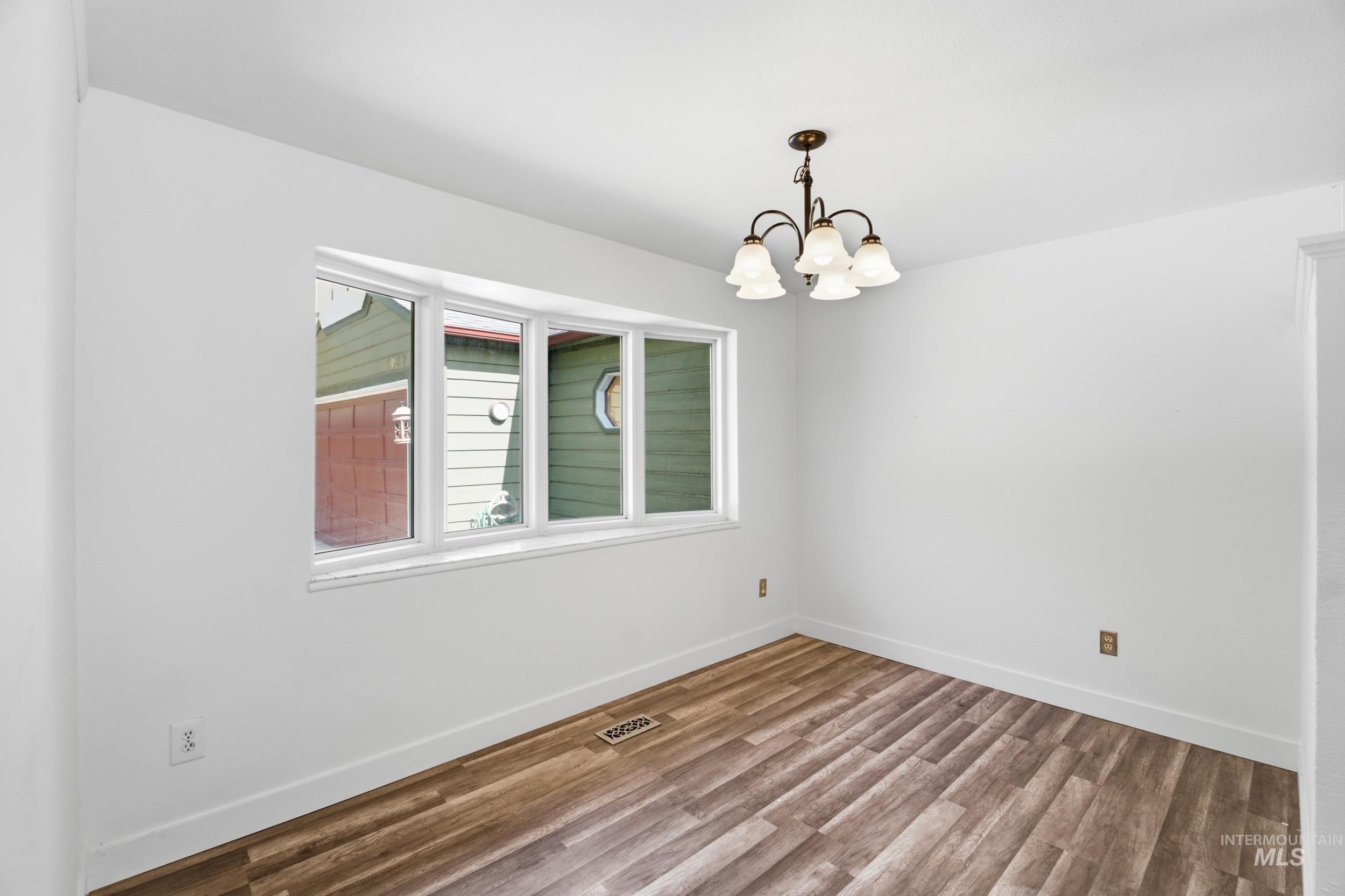 5057 W Harbourview Drive Property Photo 4
