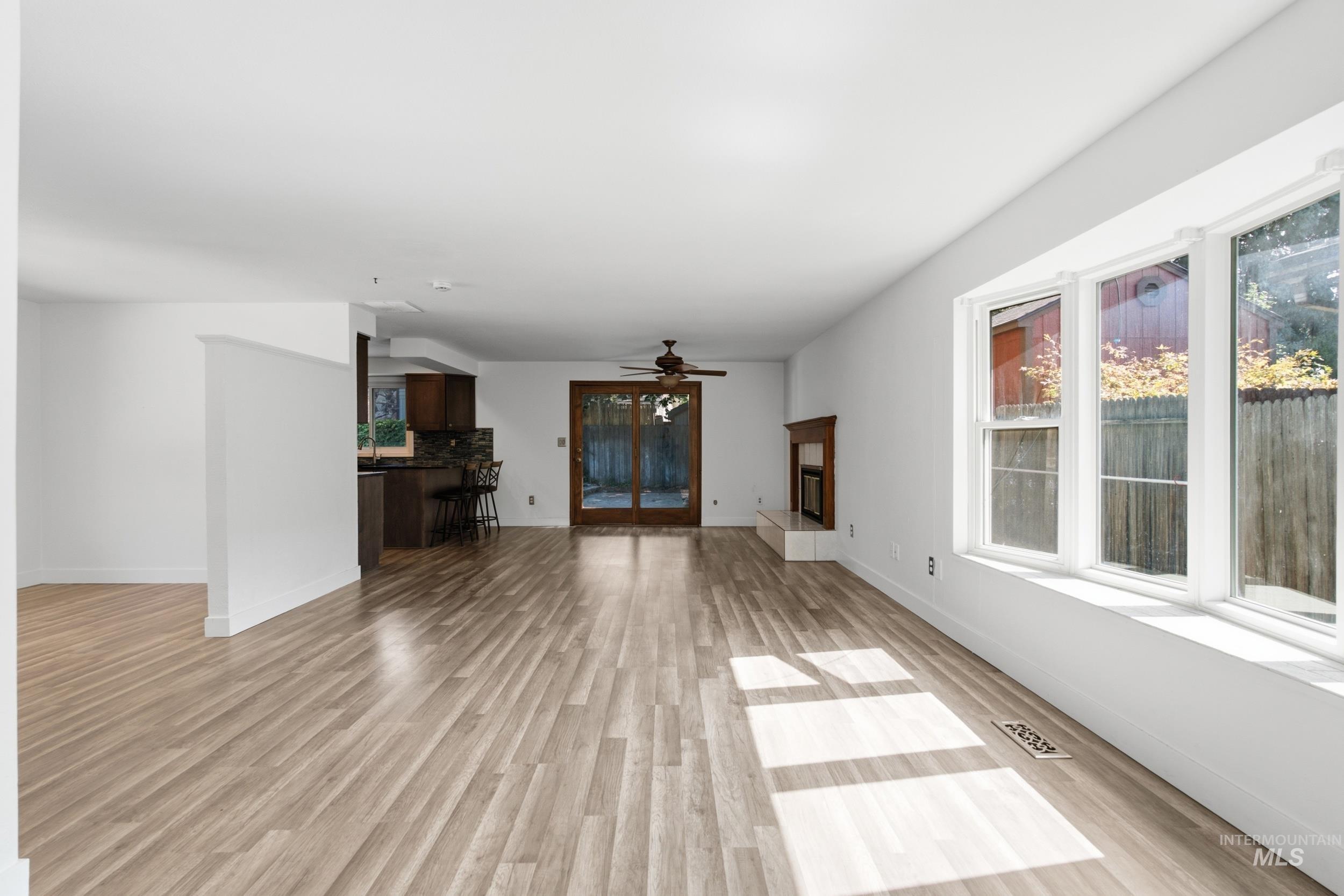 5057 W Harbourview Drive Property Photo 6