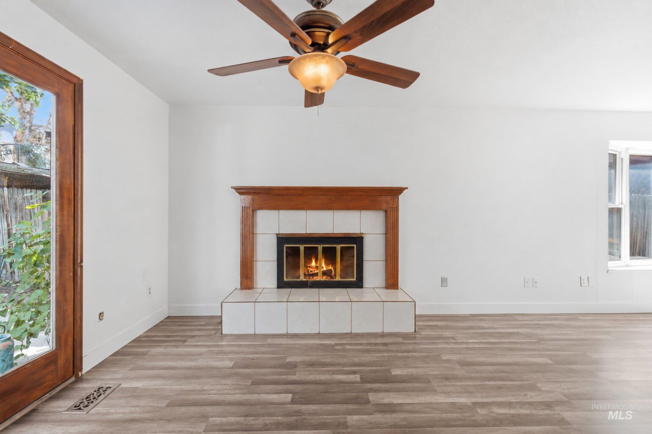 5057 W Harbourview Drive Property Photo 7