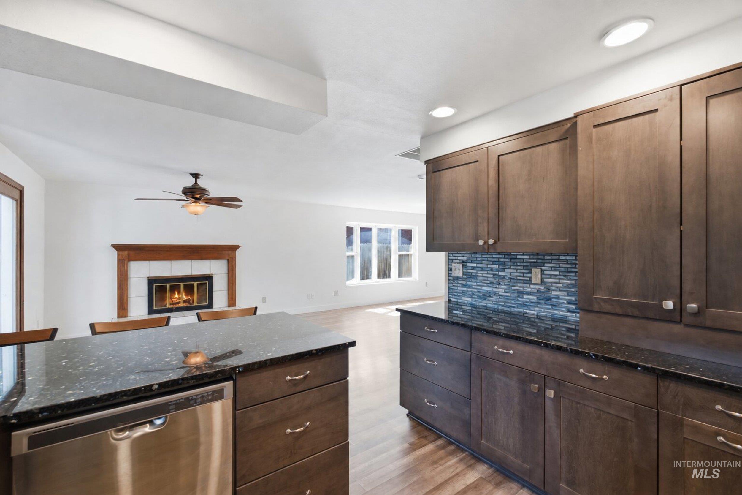 5057 W Harbourview Drive Property Photo 8