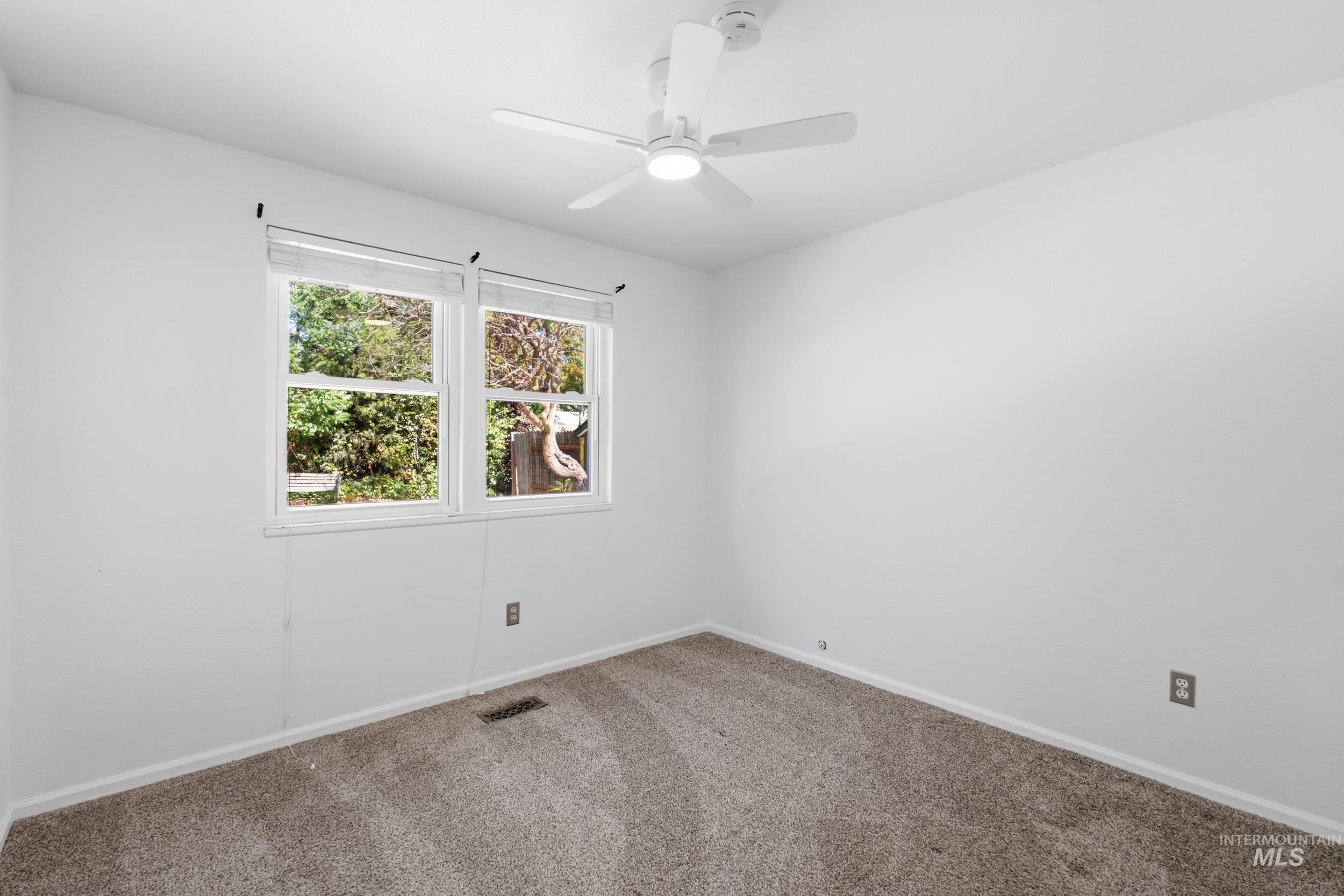 5057 W Harbourview Drive Property Photo 14
