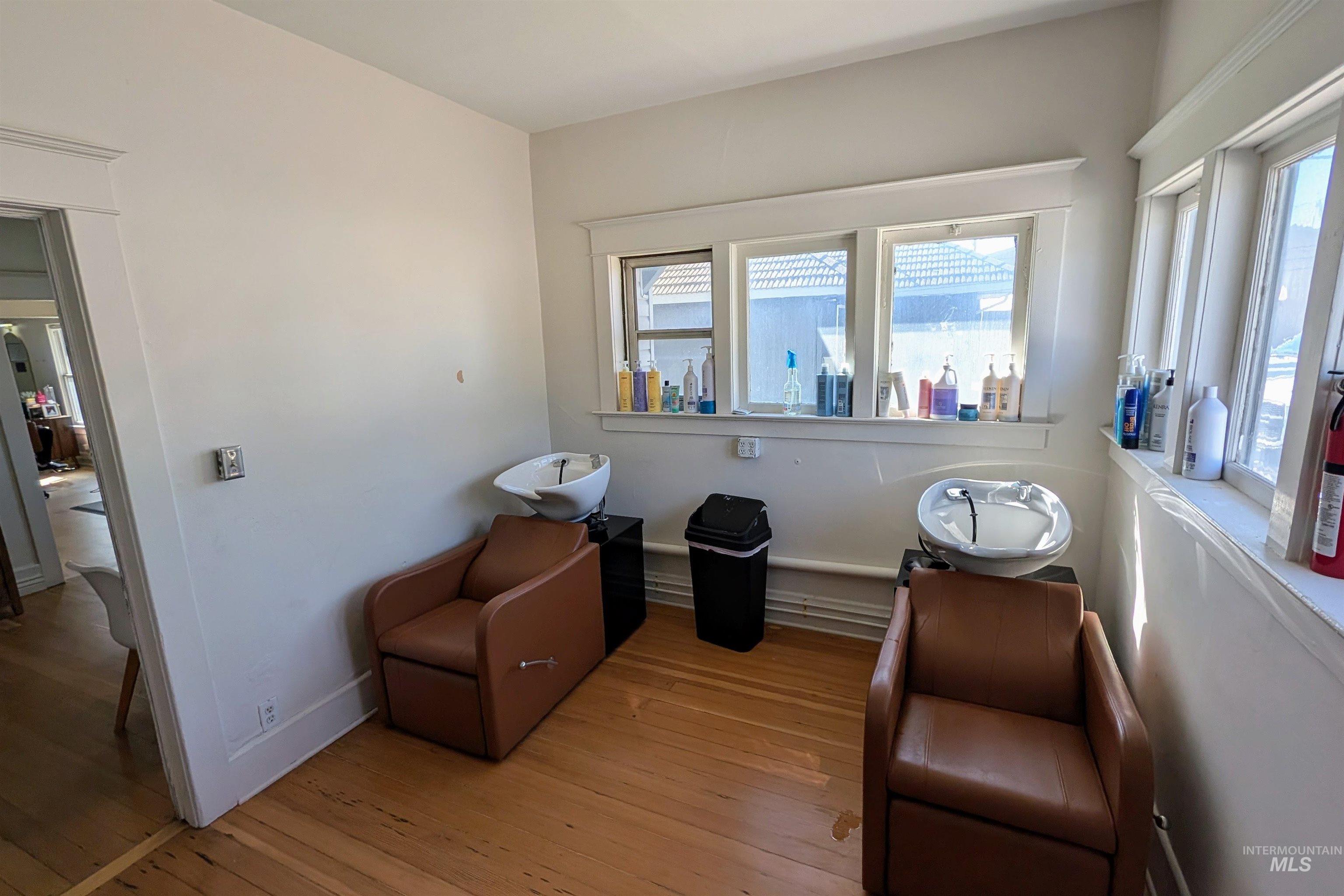 1518 Overland Property Photo 6