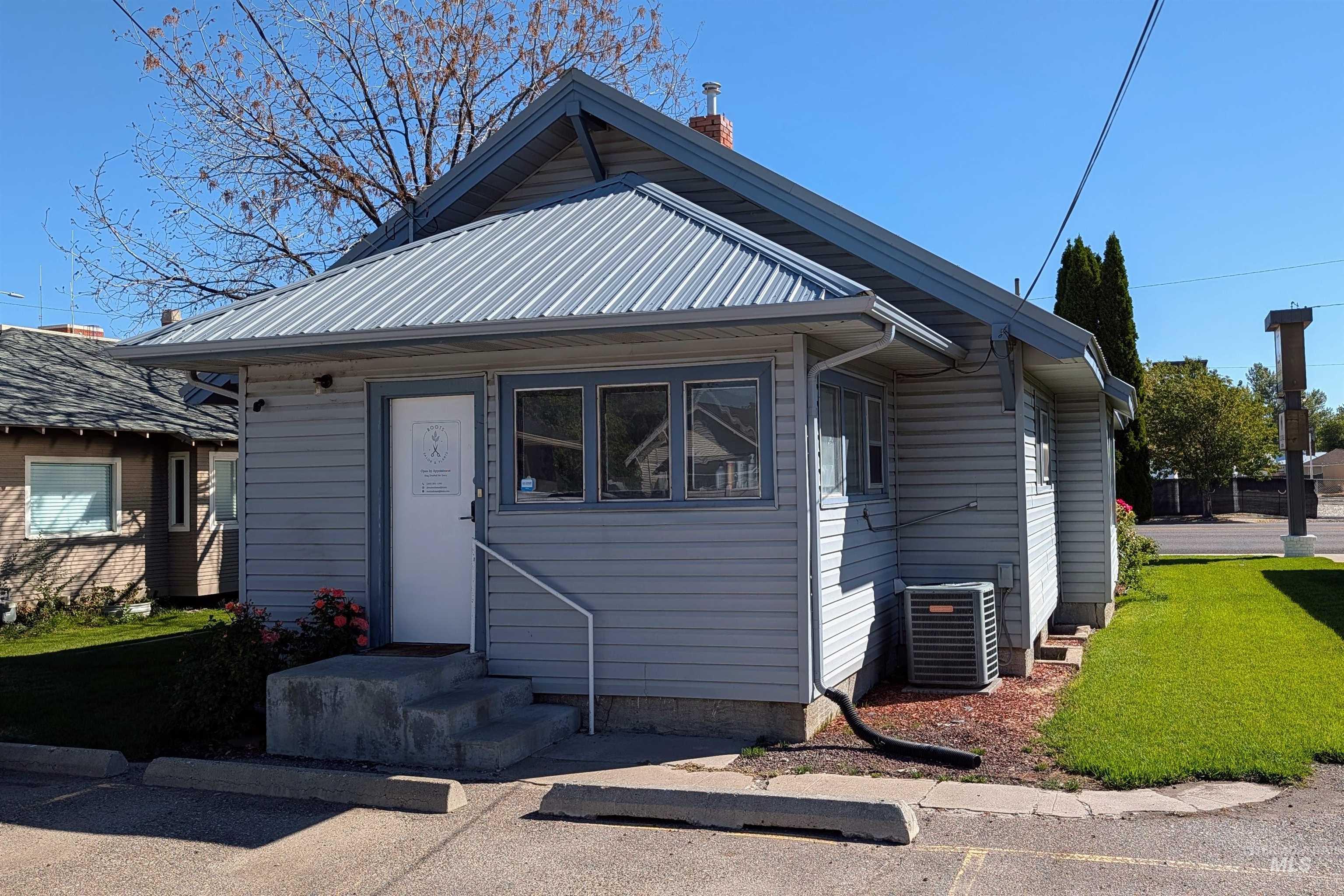 1518 Overland Property Photo 14