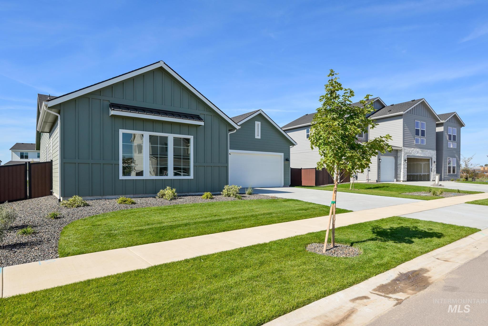 2657 N Silverbell Way Property Photo 3