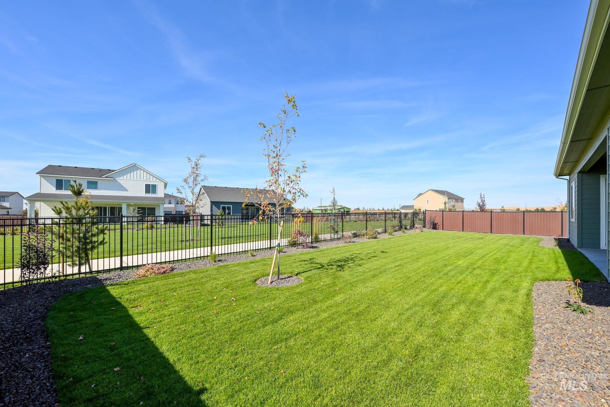 2657 N Silverbell Way Property Photo 24