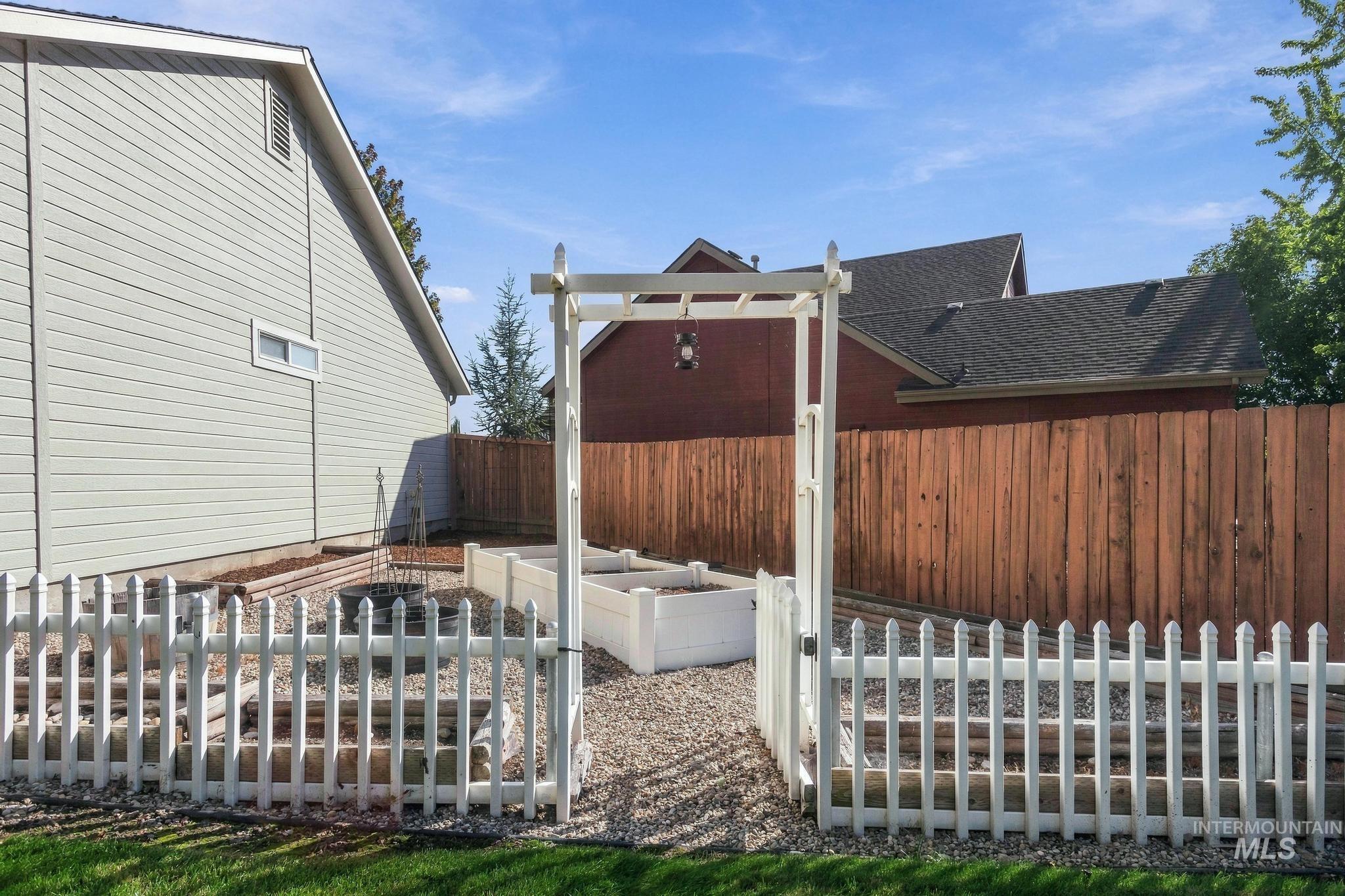 11060 W Box Canyon St Property Photo 36