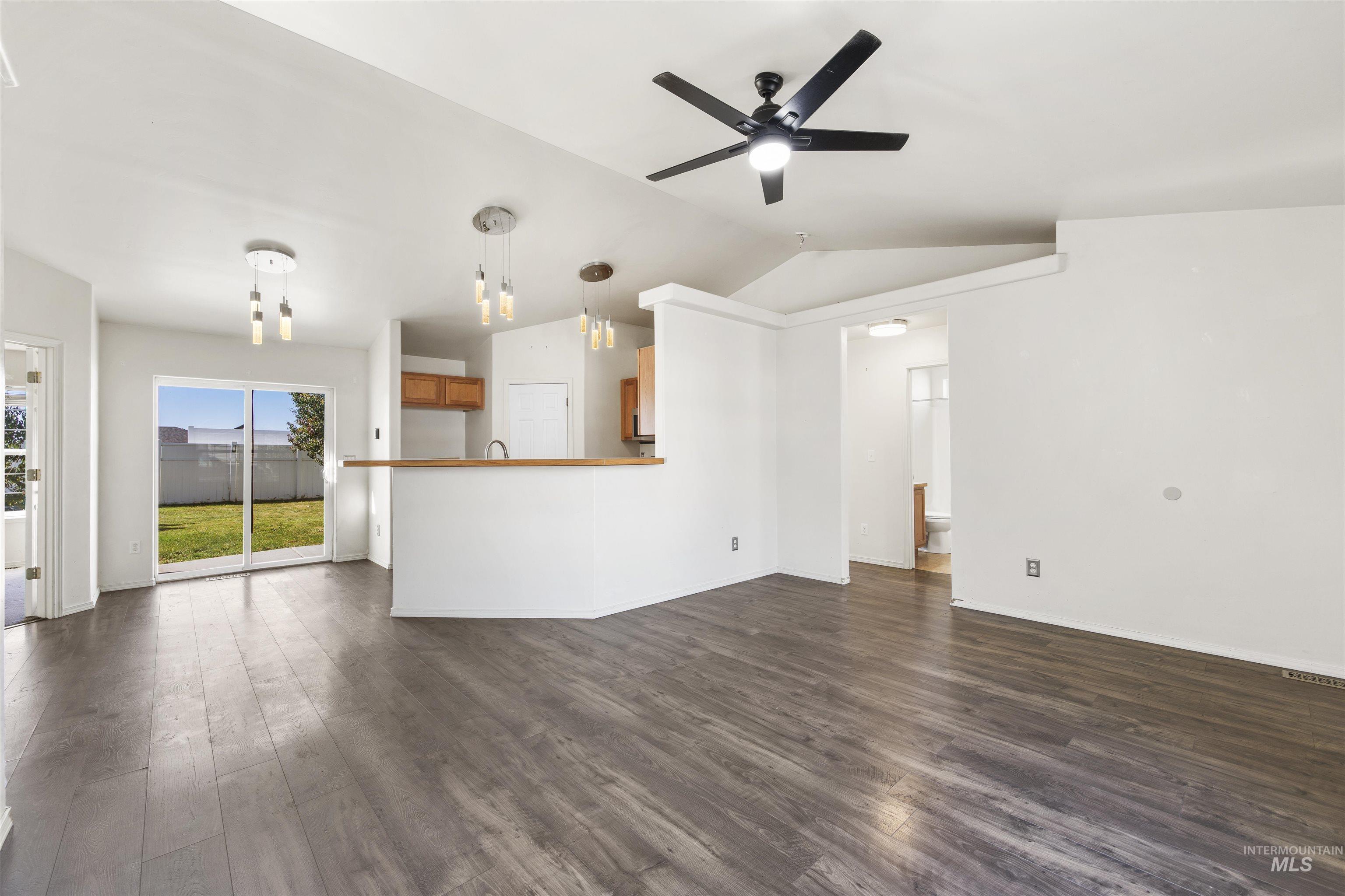 1414 Valencia Street Property Photo 6