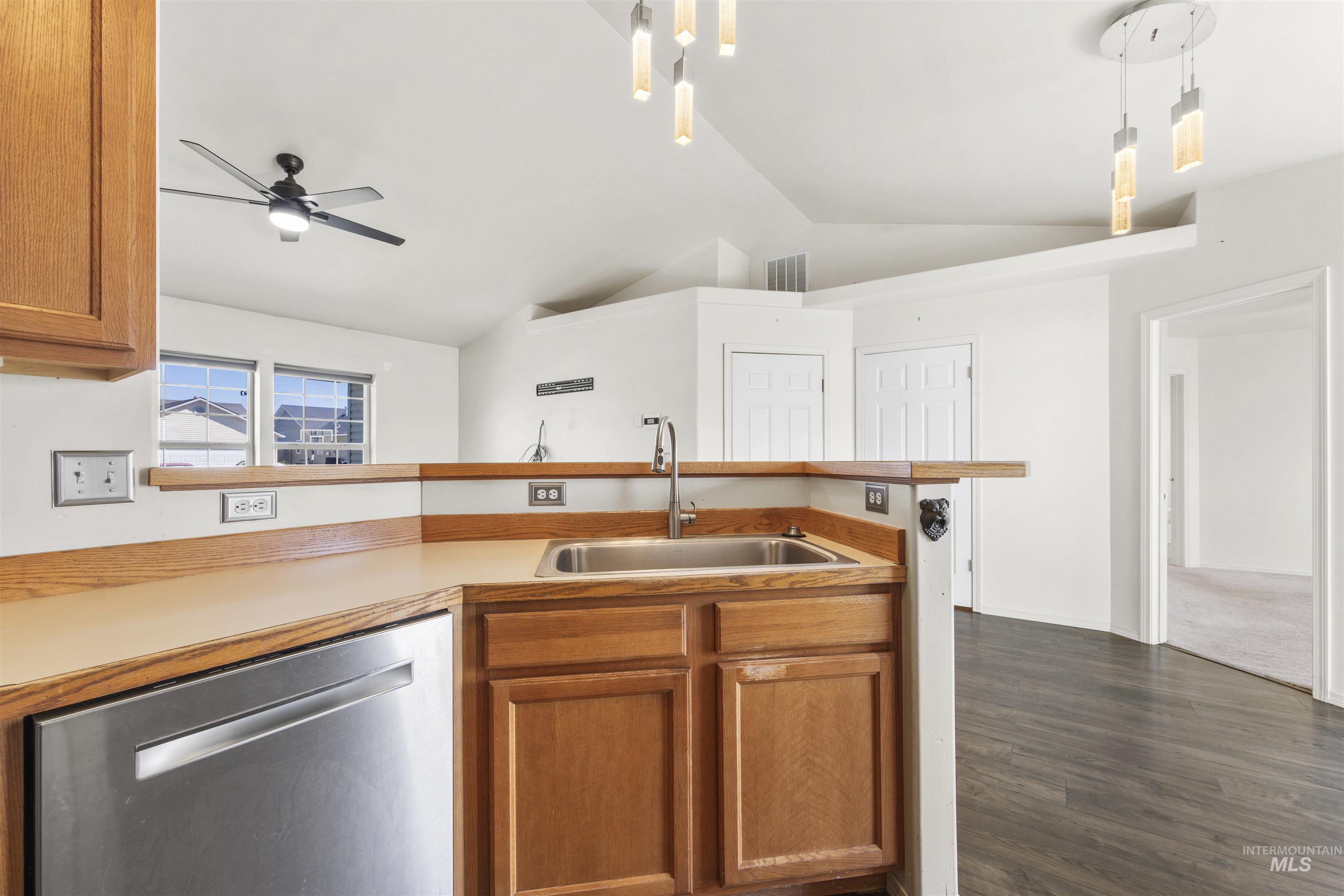 1414 Valencia Street Property Photo 17