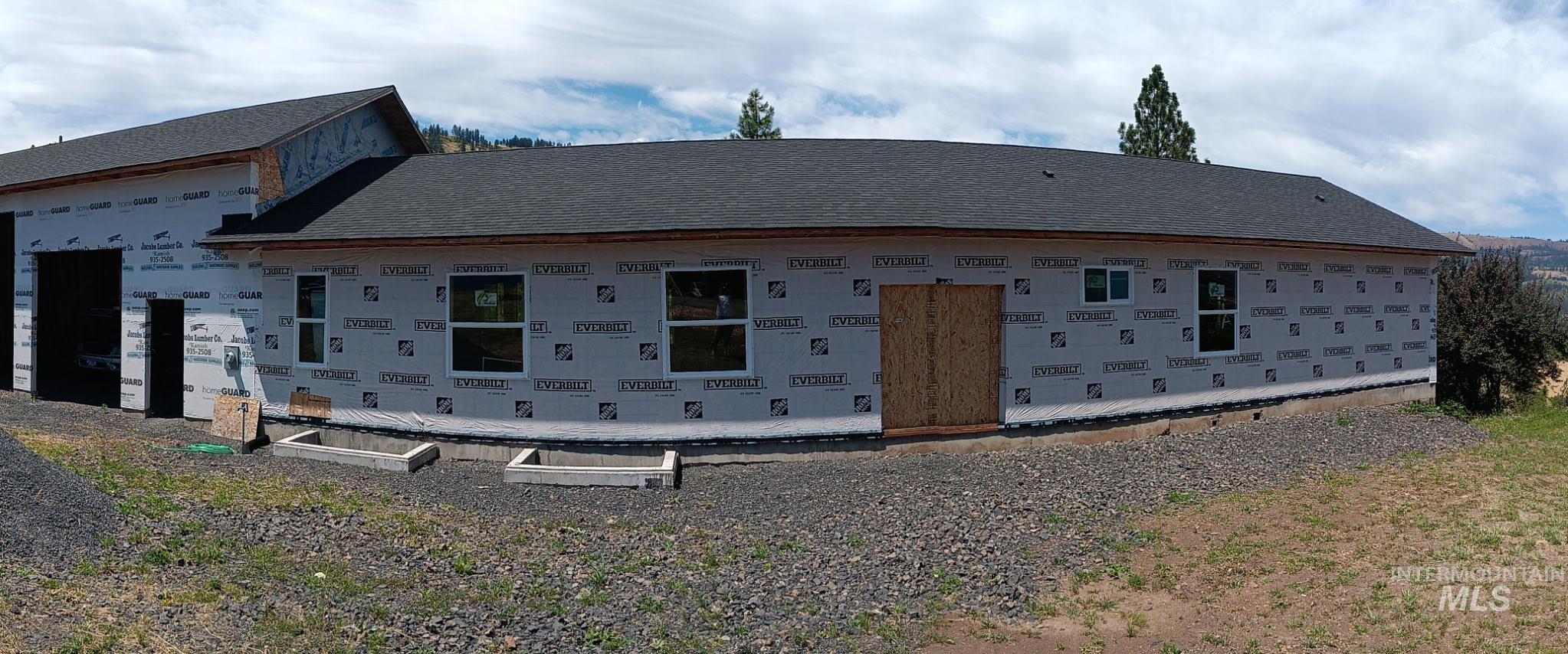 822 Crest Dr Property Photo 2