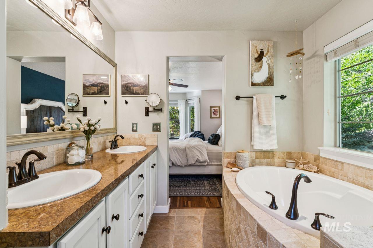 1322 N Seven Golds Ave Property Photo 28