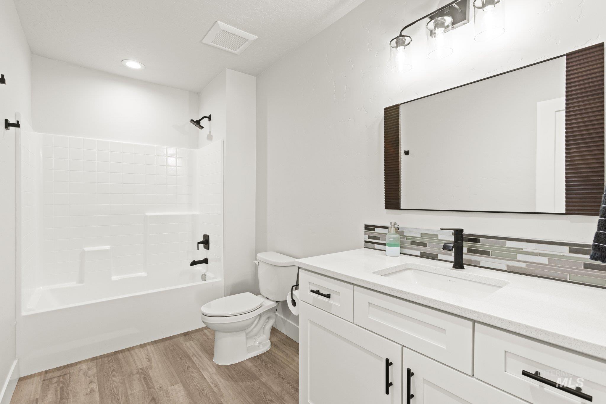 1111 Airport Property Photo 17