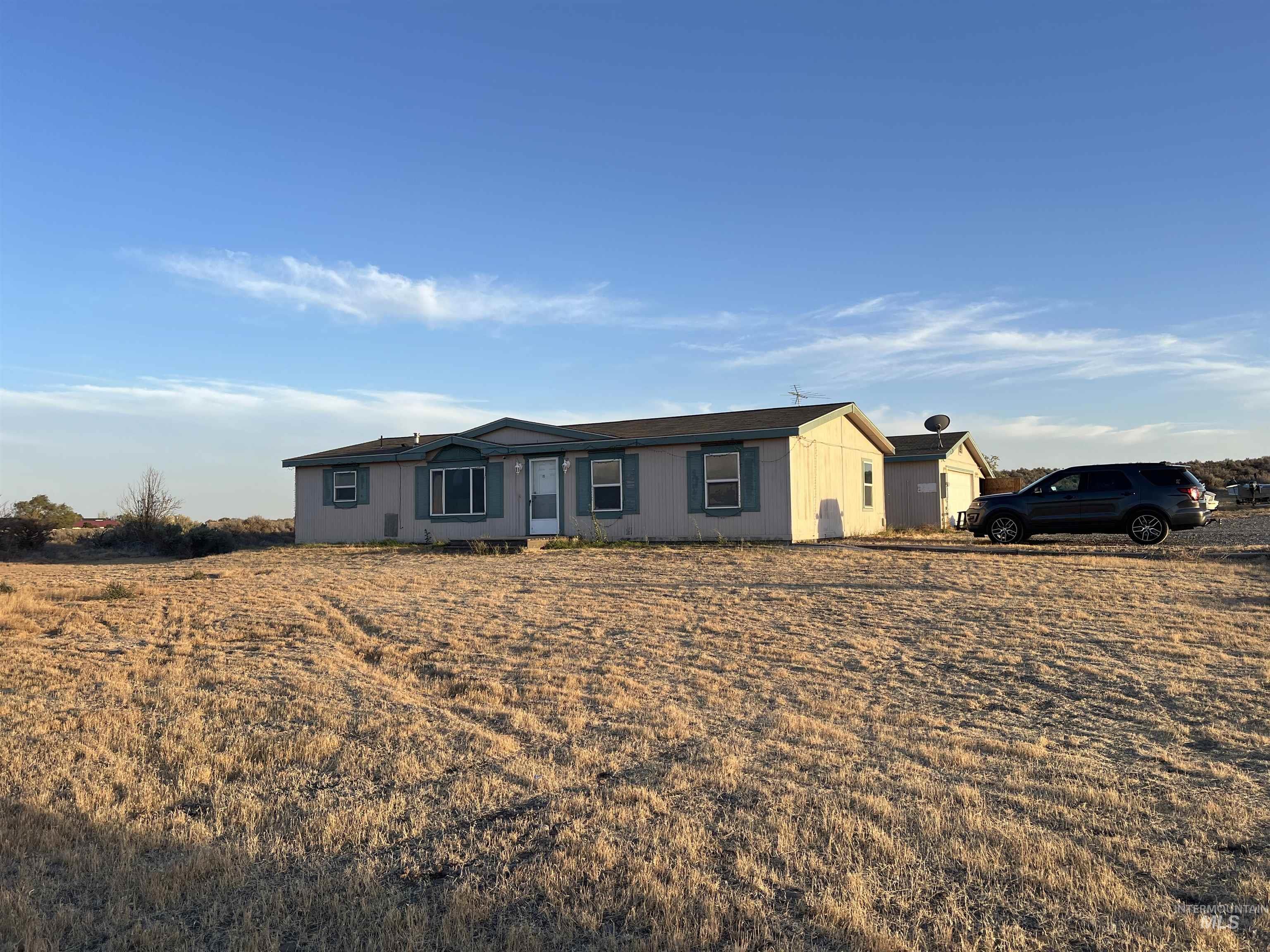 360 Sw Midnight Blue Way Property Photo 2