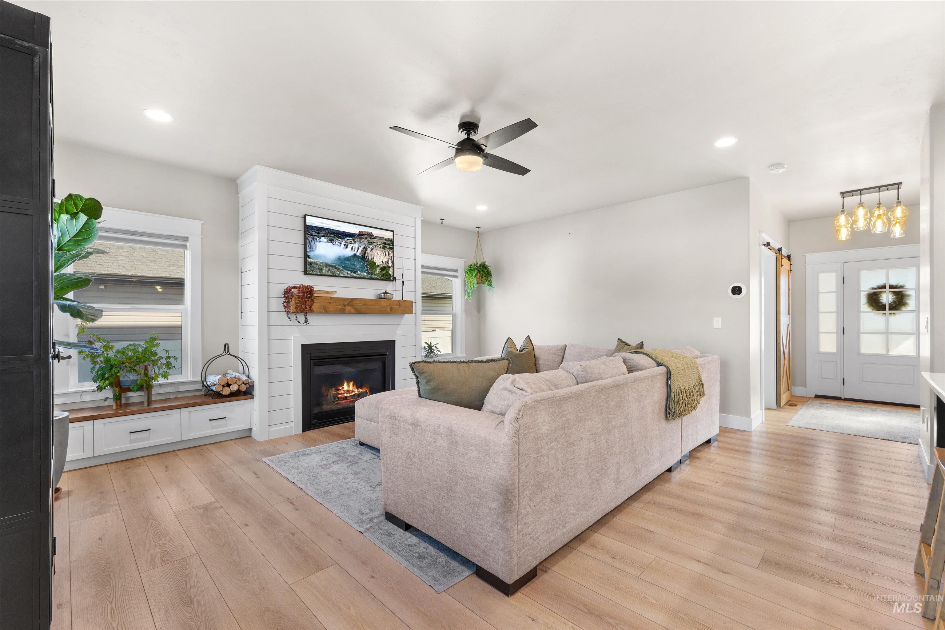 719 Midnight Sun Loop Property Photo 8