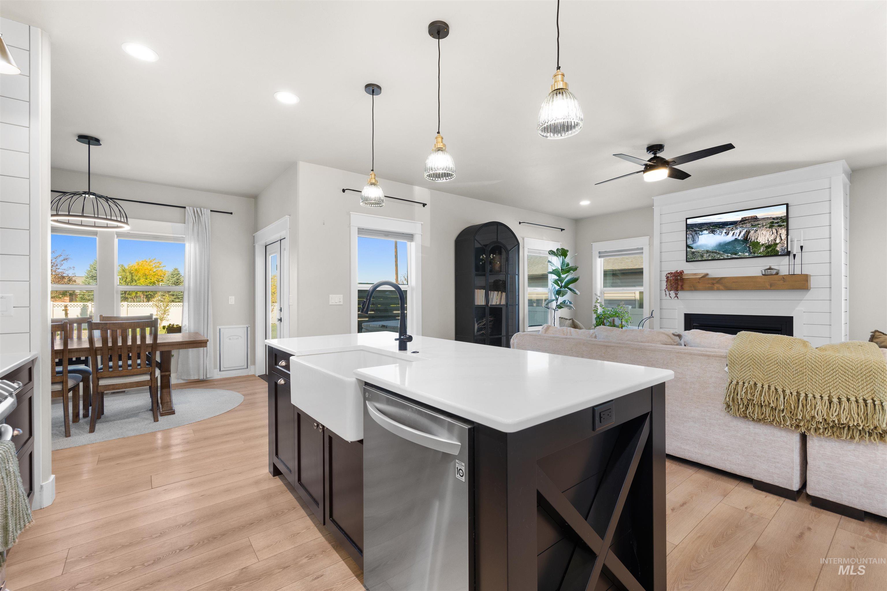 719 Midnight Sun Loop Property Photo 15