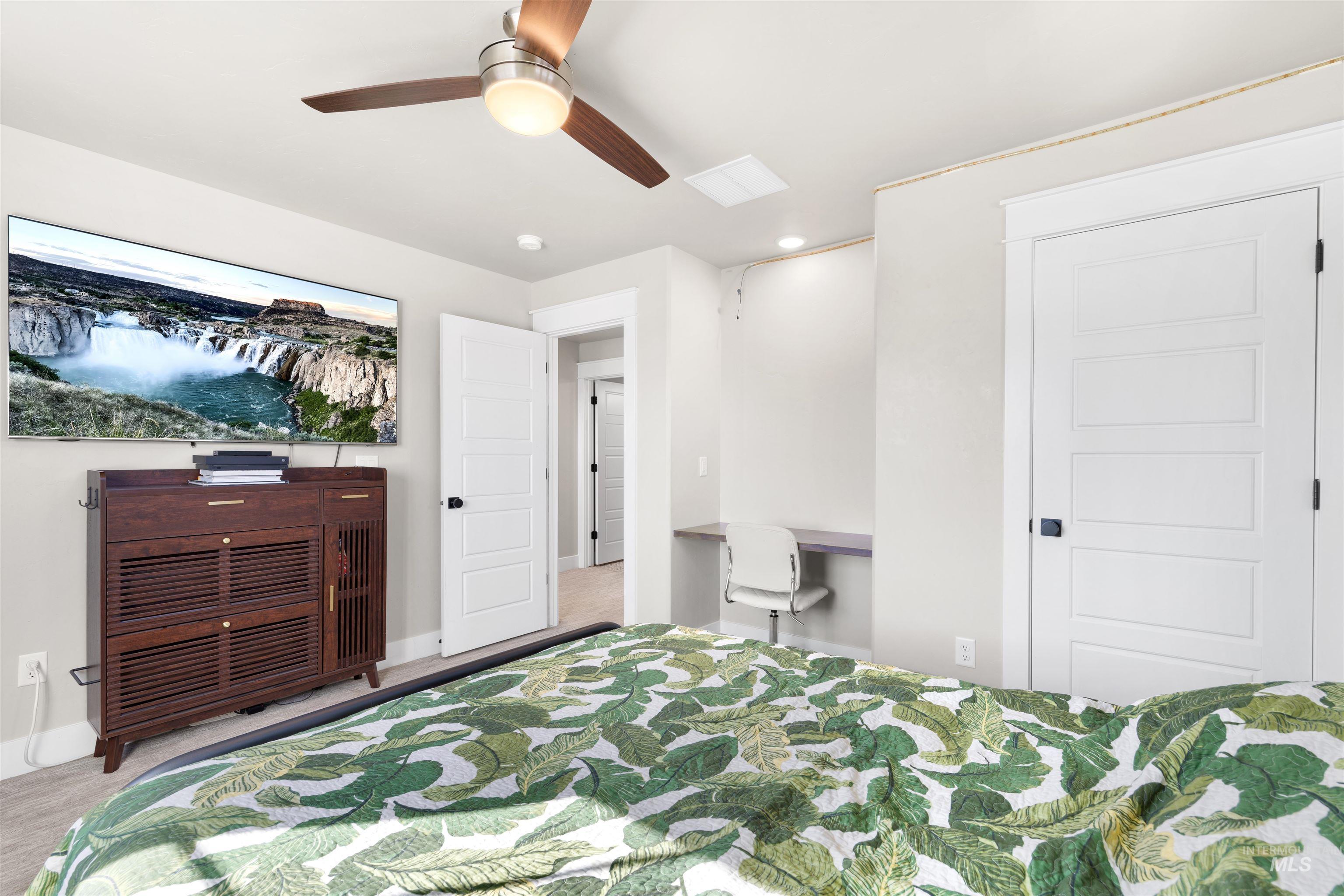 719 Midnight Sun Loop Property Photo 32