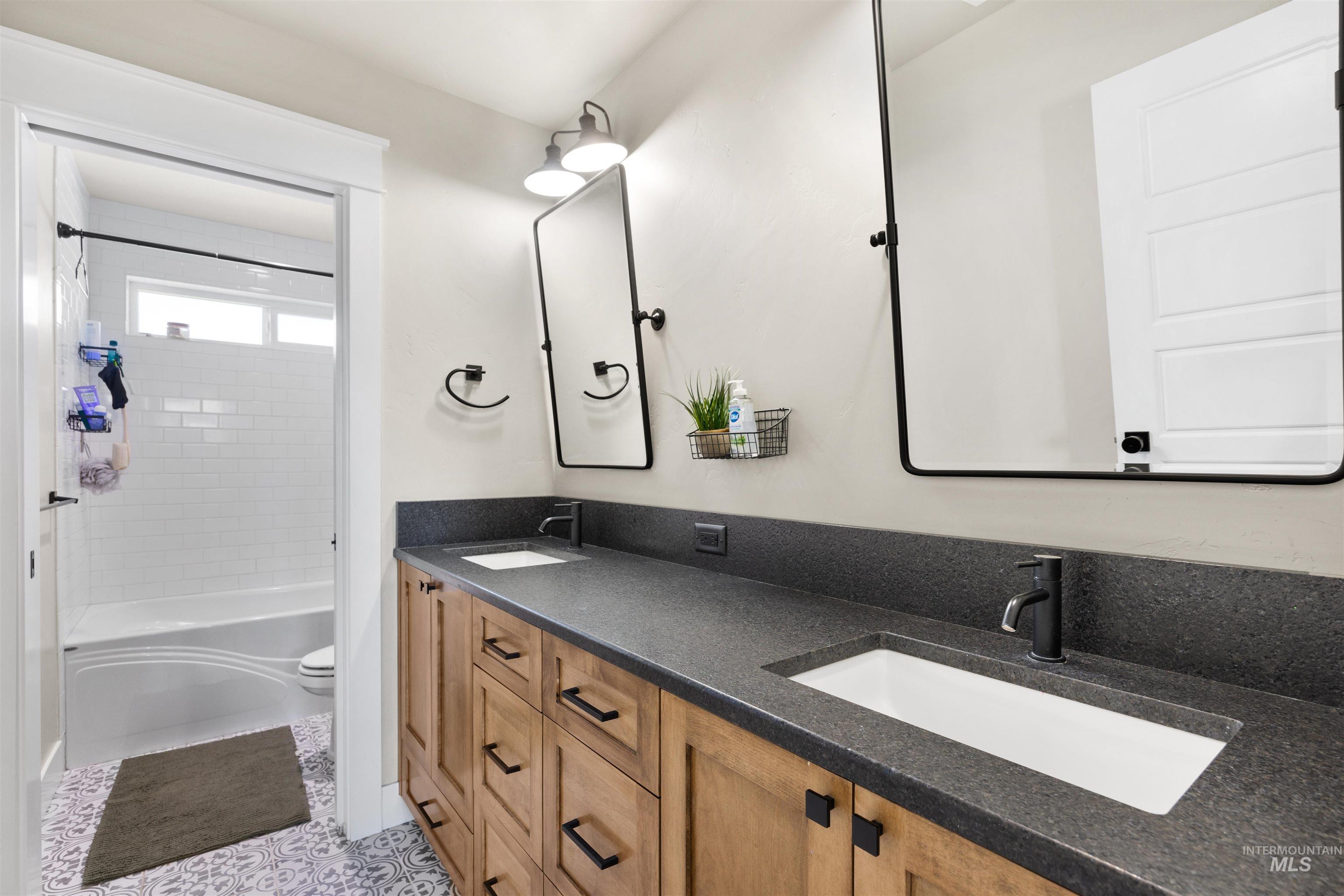 719 Midnight Sun Loop Property Photo 33