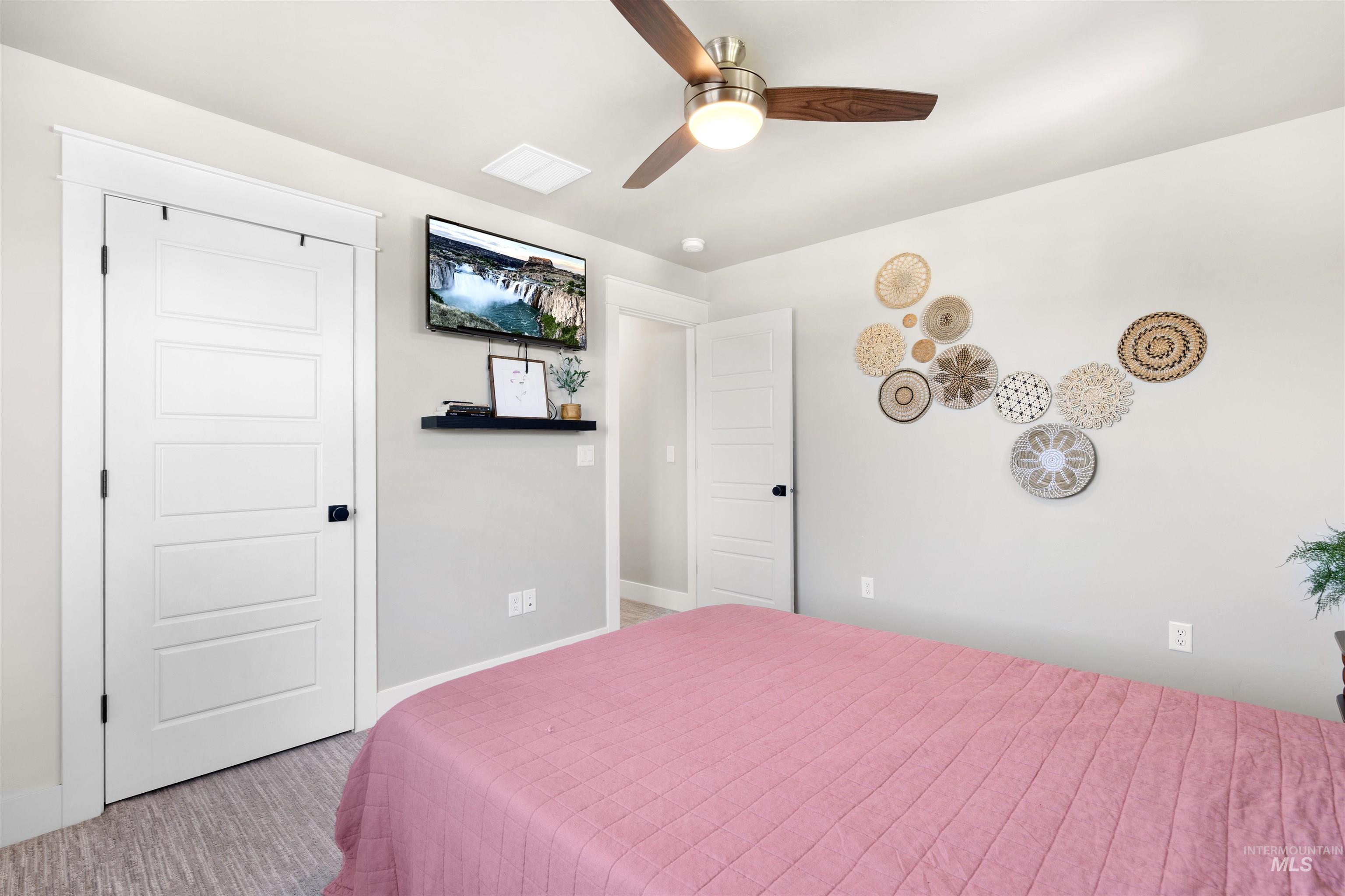 719 Midnight Sun Loop Property Photo 35
