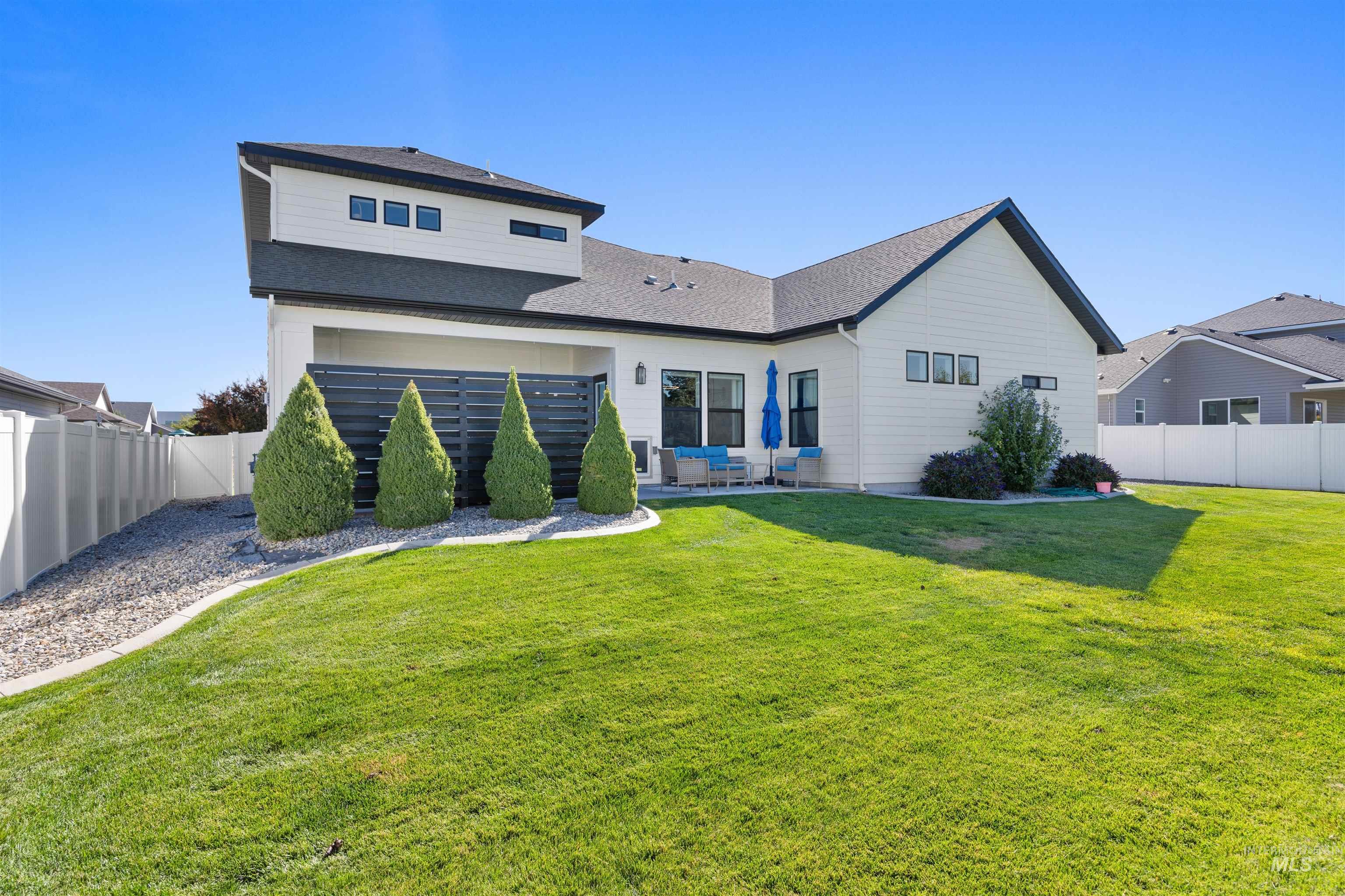 719 Midnight Sun Loop Property Photo 38
