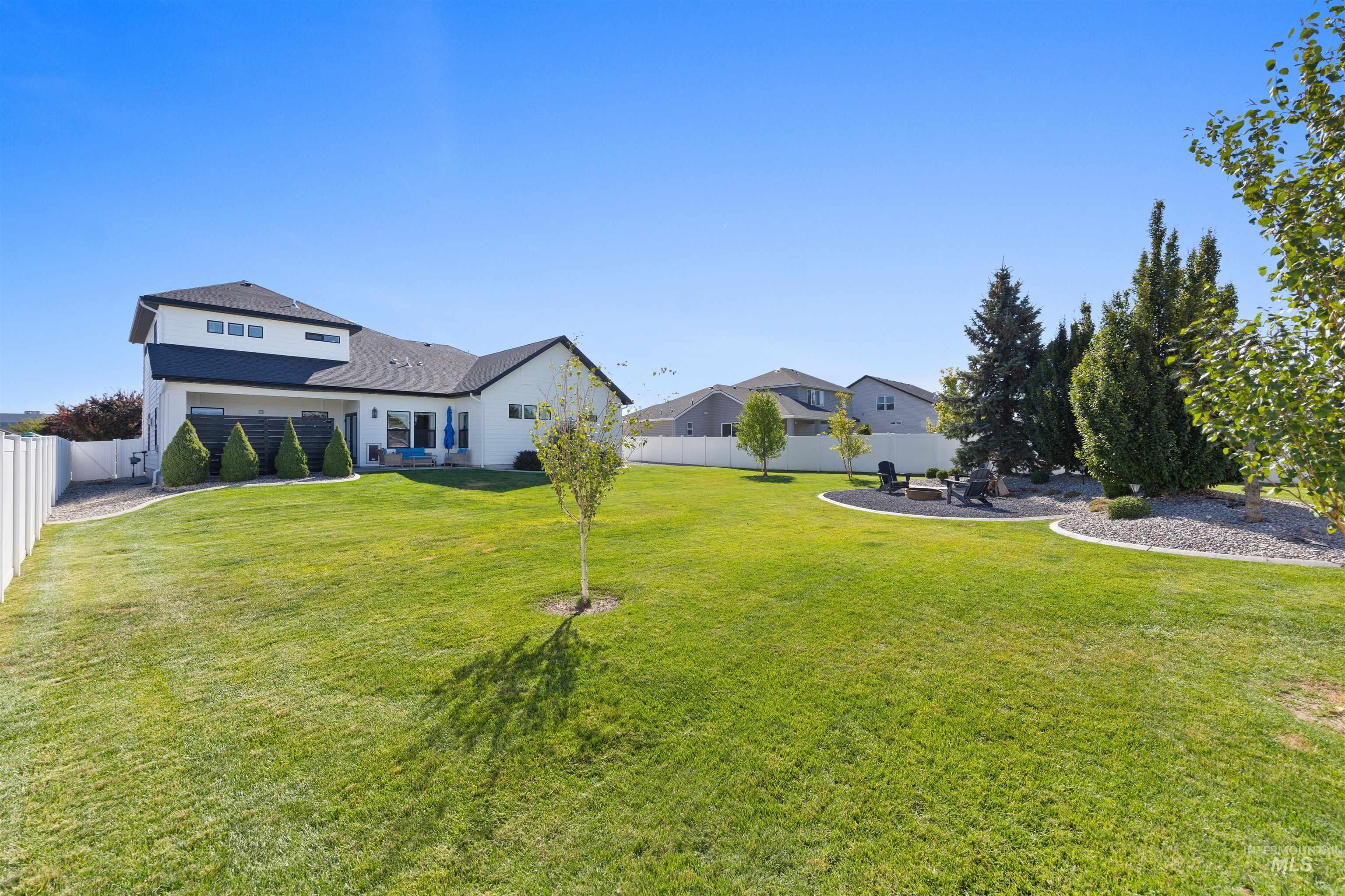 719 Midnight Sun Loop Property Photo 43