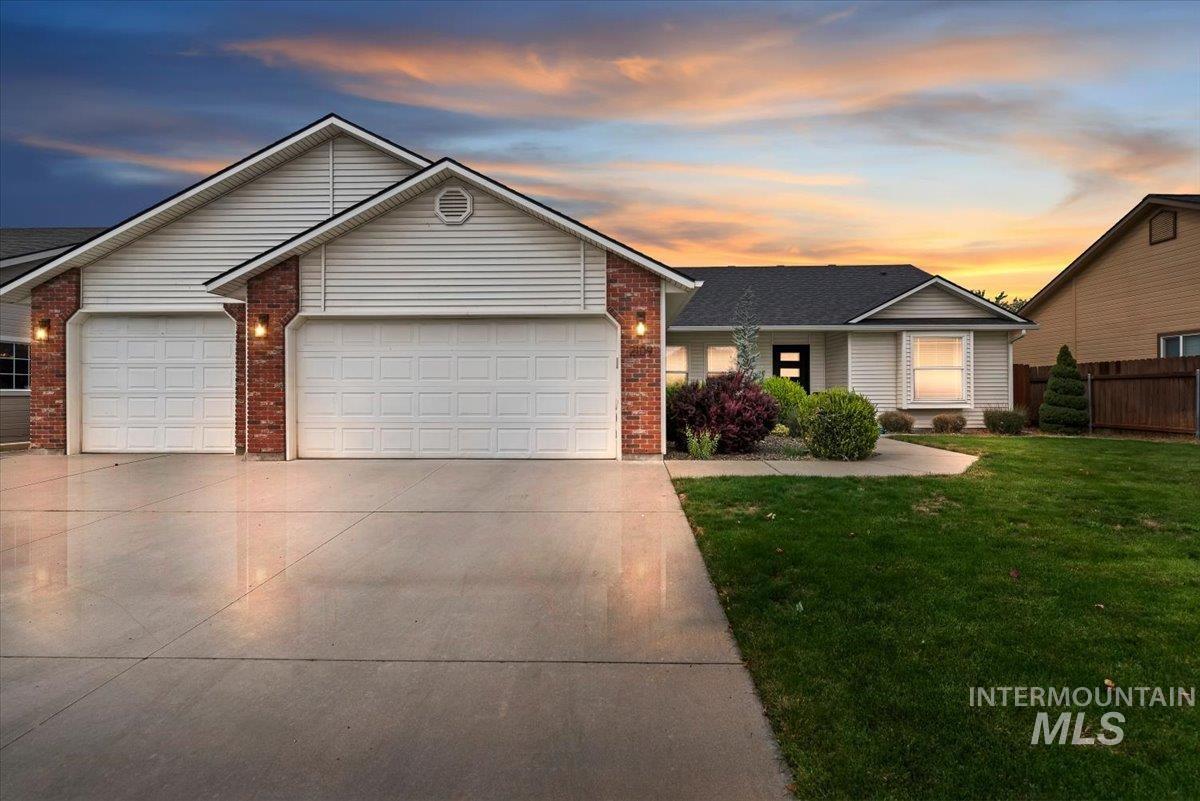 2109 S Rushmore Property Photo 1