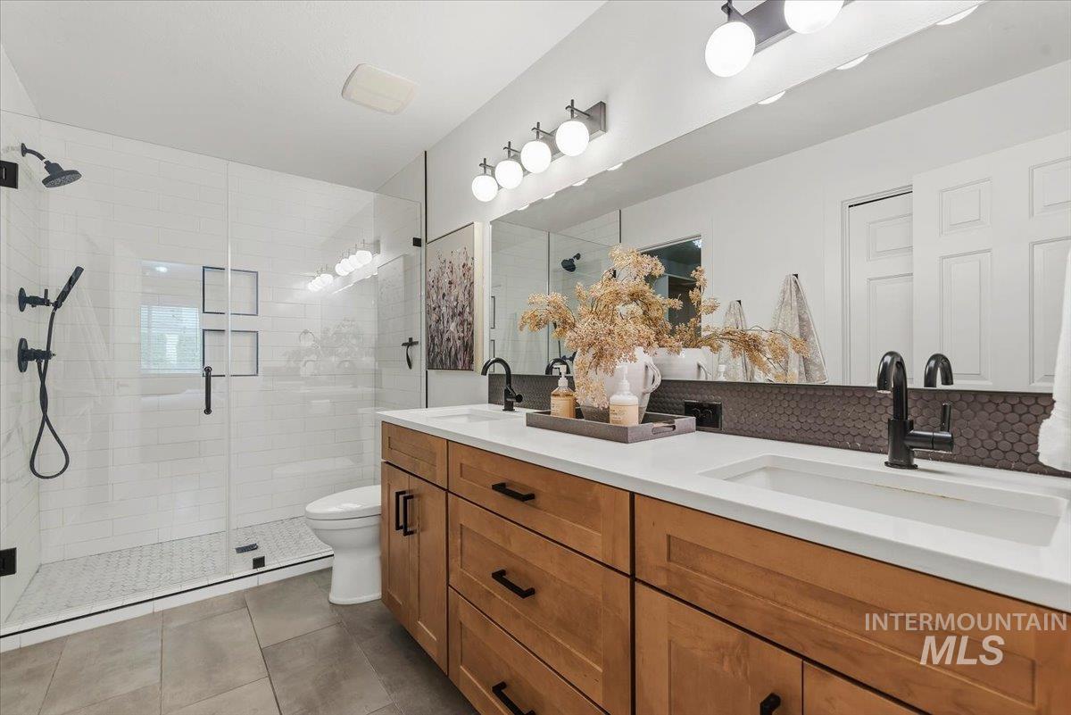 2109 S Rushmore Property Photo 17