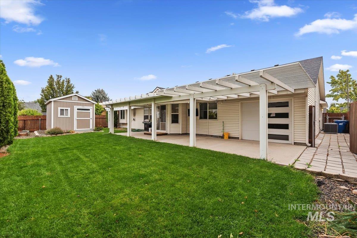 2109 S Rushmore Property Photo 24