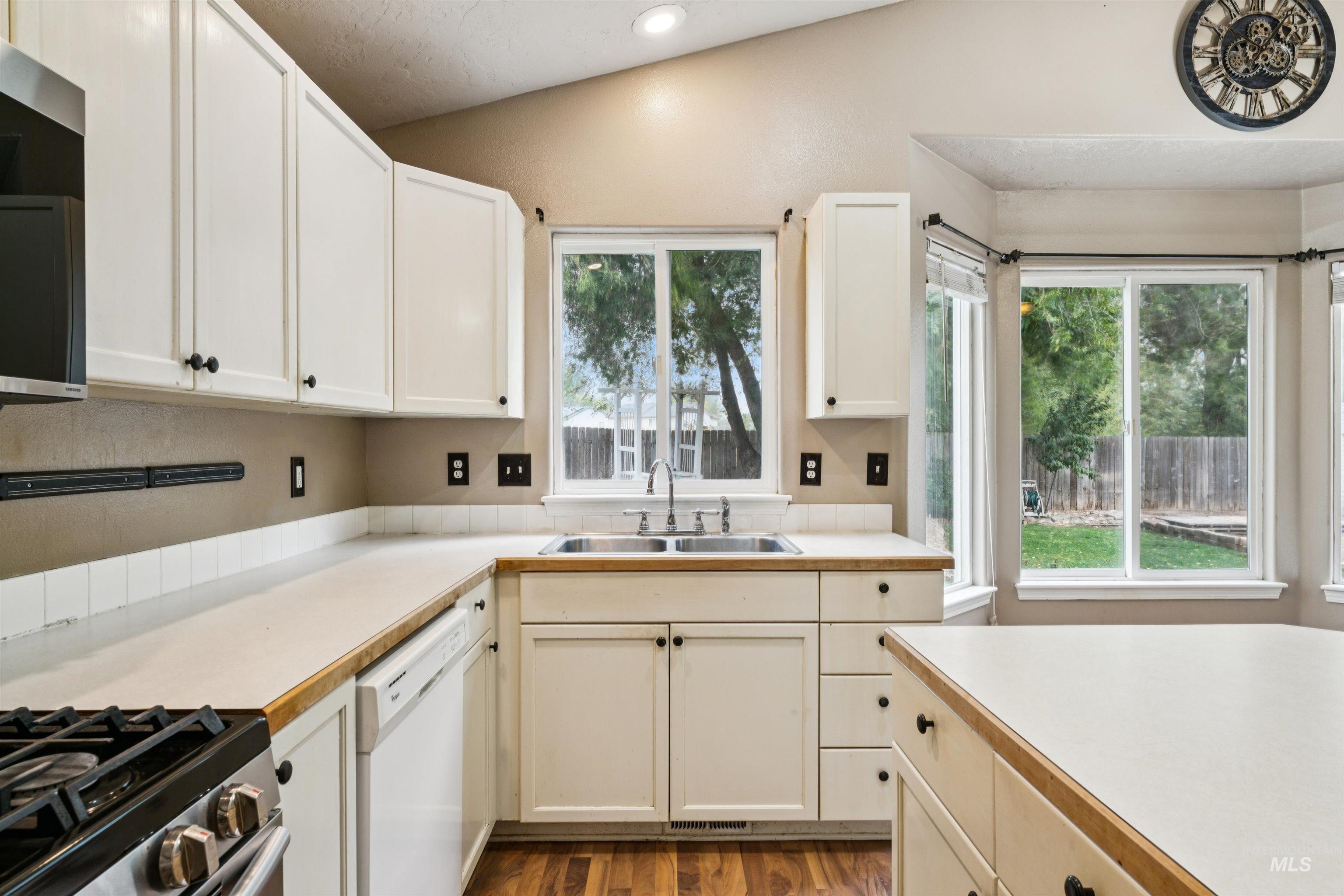 1320 New York Property Photo 9