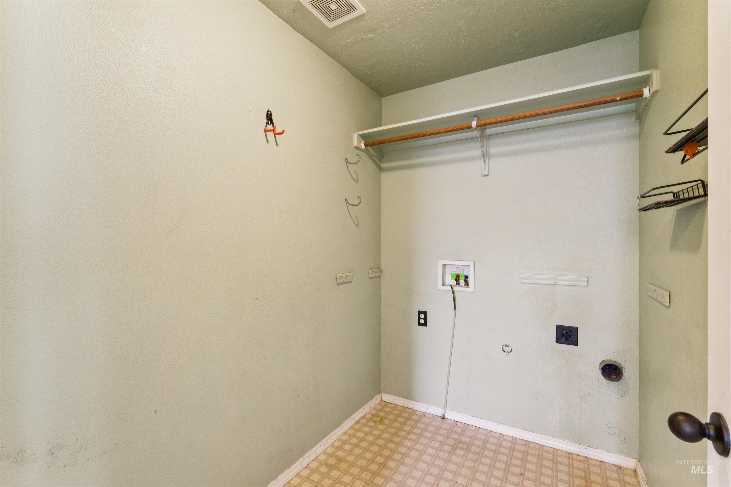 1320 New York Property Photo 16