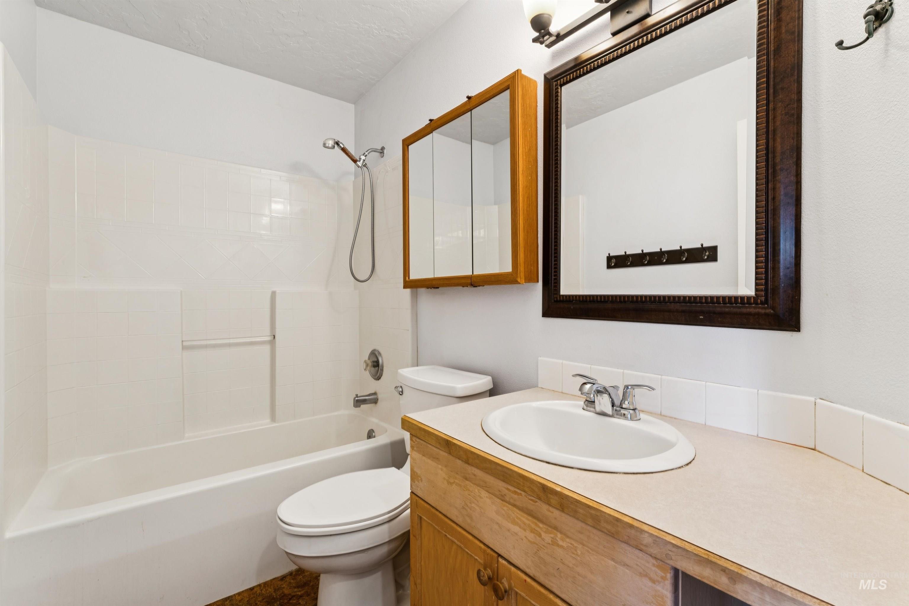 1320 New York Property Photo 26
